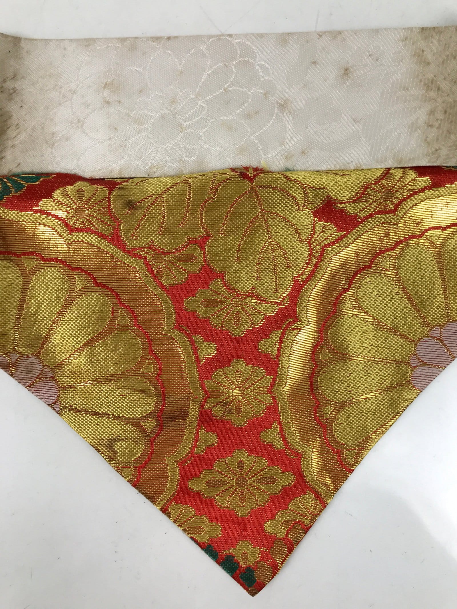 Japanese Buddhist Altar Silk Table Cloth Uchishiki Chrysanthemum Red Gold UC21