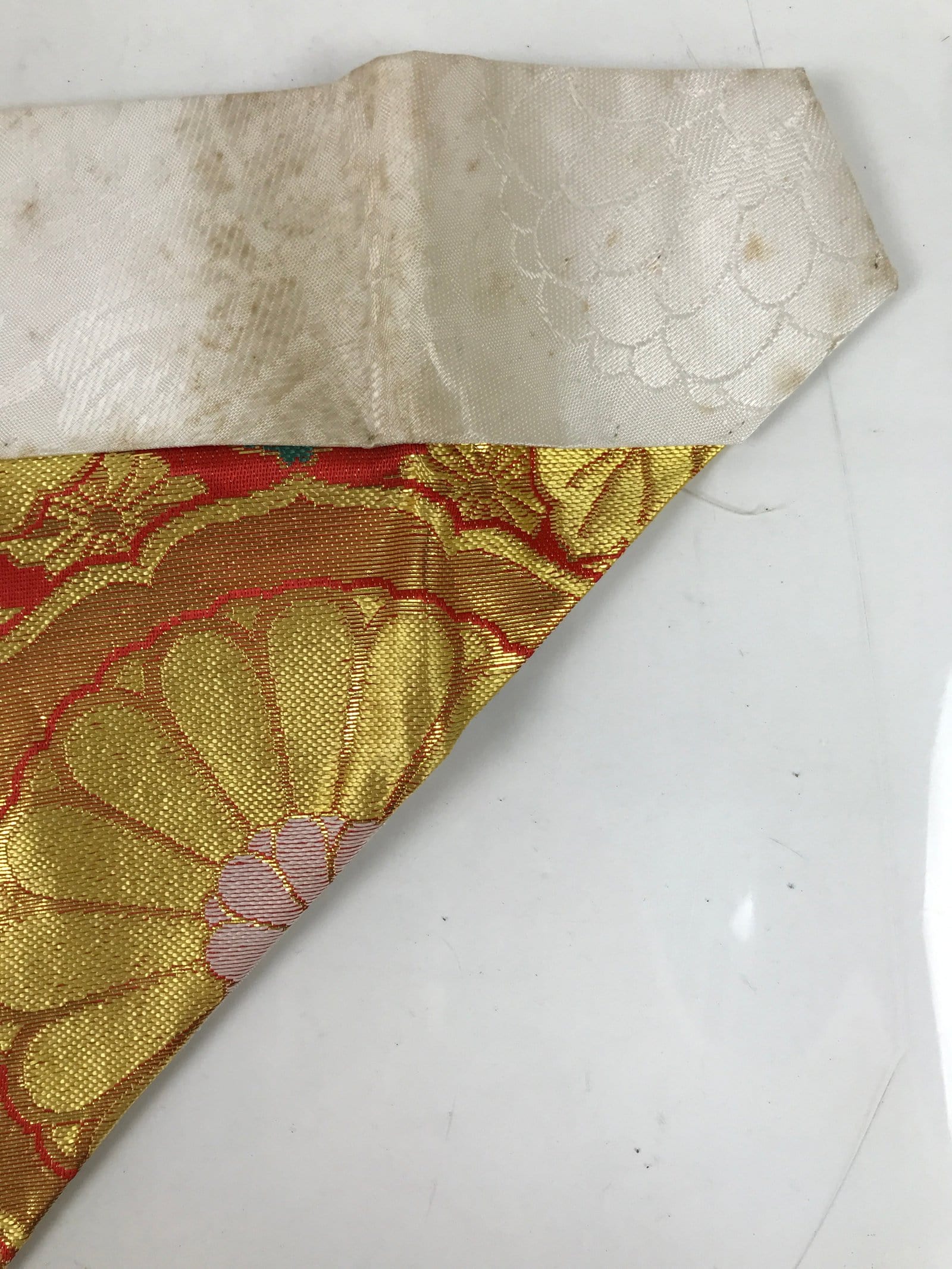 Japanese Buddhist Altar Silk Table Cloth Uchishiki Chrysanthemum Red Gold UC21