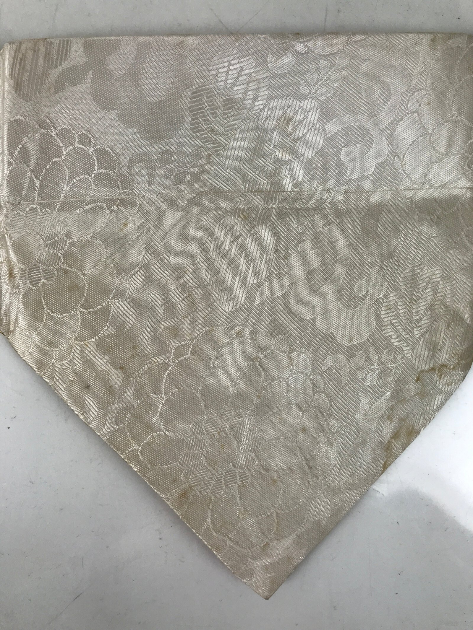 Japanese Buddhist Altar Silk Table Cloth Uchishiki Chrysanthemum Red Gold UC21