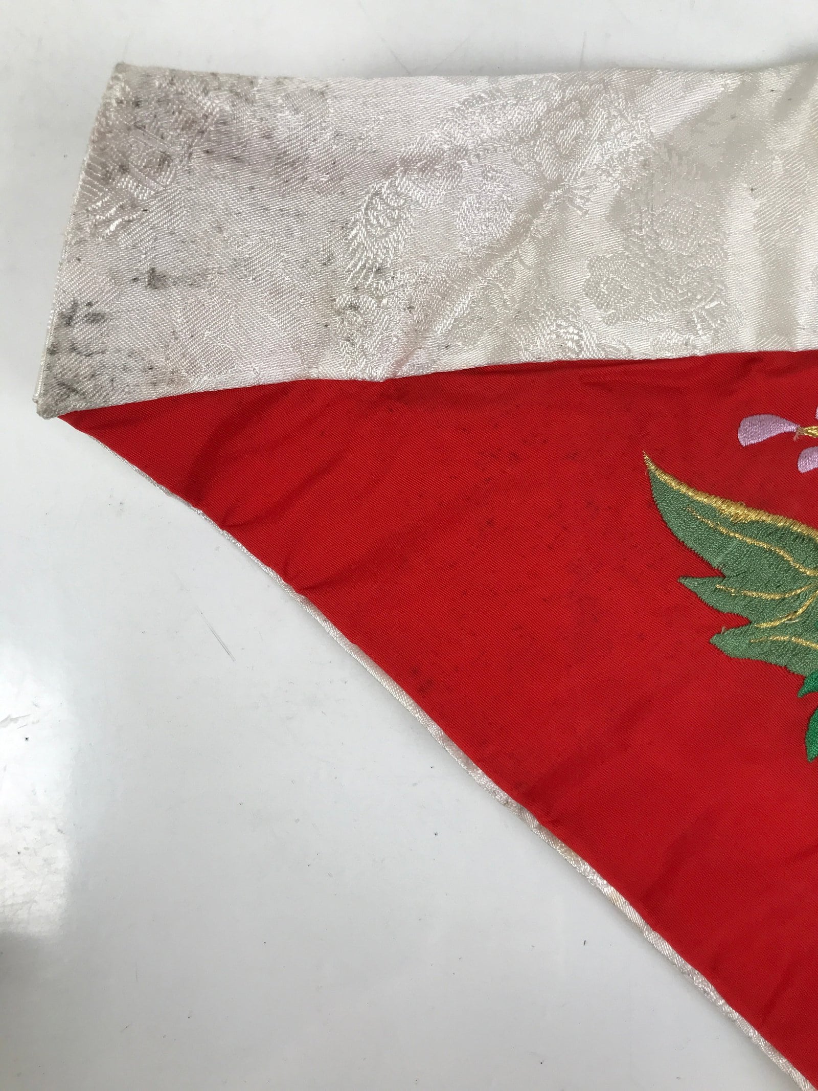 Japanese Buddhist Altar Silk Table Cloth Uchishiki Embroidered Floral Leaf UC32