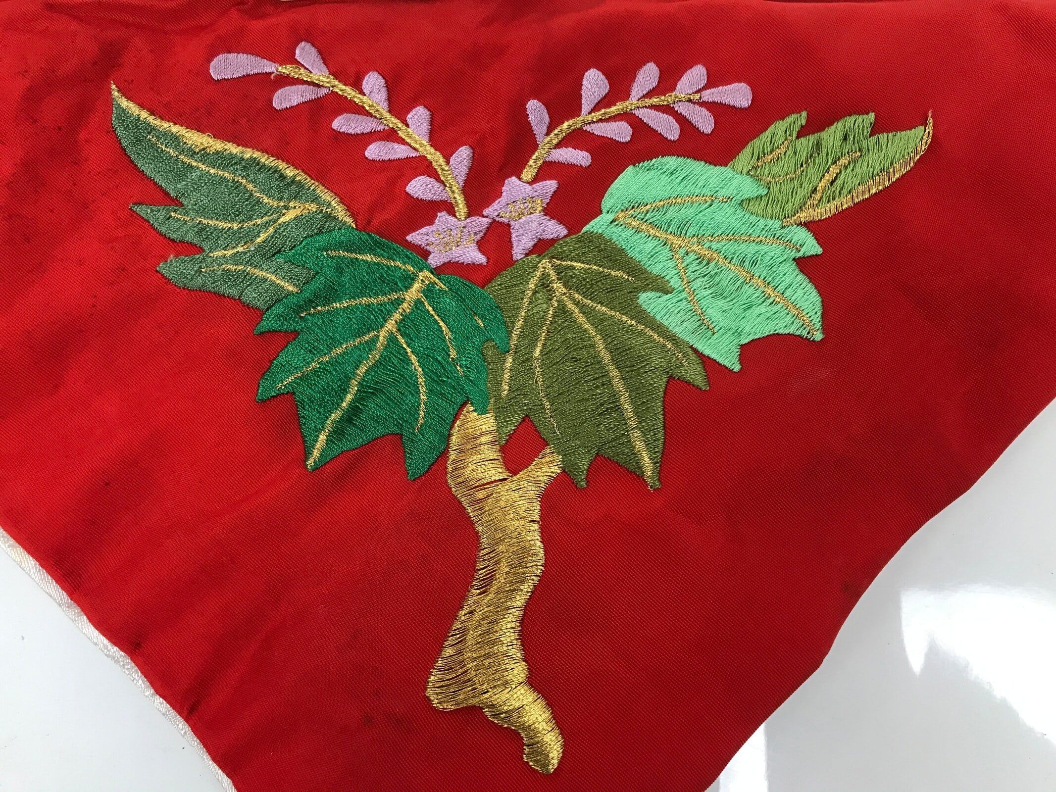 Japanese Buddhist Altar Silk Table Cloth Uchishiki Embroidered Floral Leaf UC32