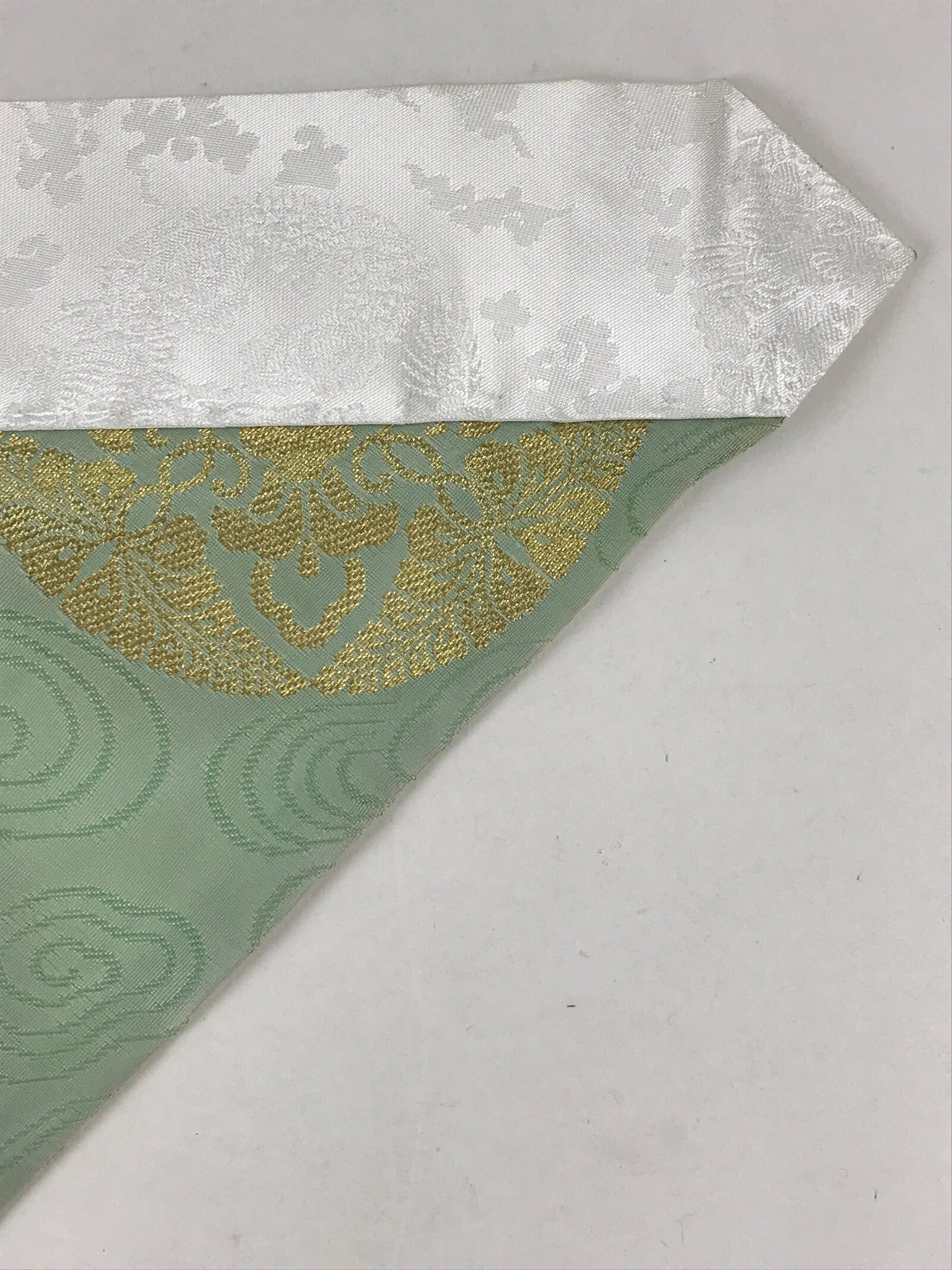 Japanese Buddhist Altar Silk Tablecloth Uchishiki Vtg Triangle Gold Green BA95