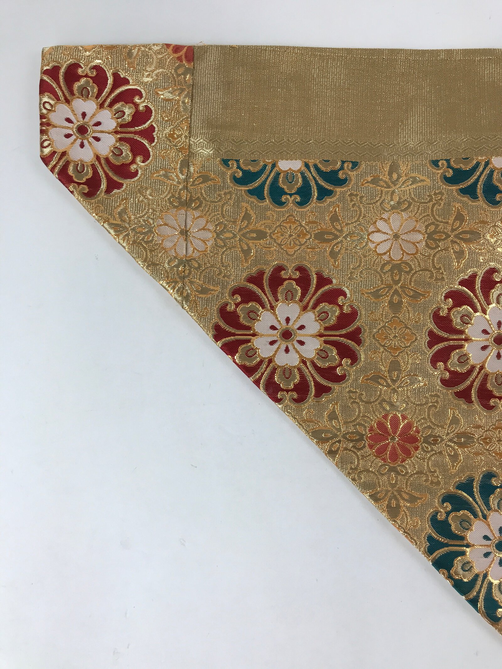 Japanese Buddhist Altar Silk Tablecloth Uchishiki Vtg Triangle Gold Peony BA99