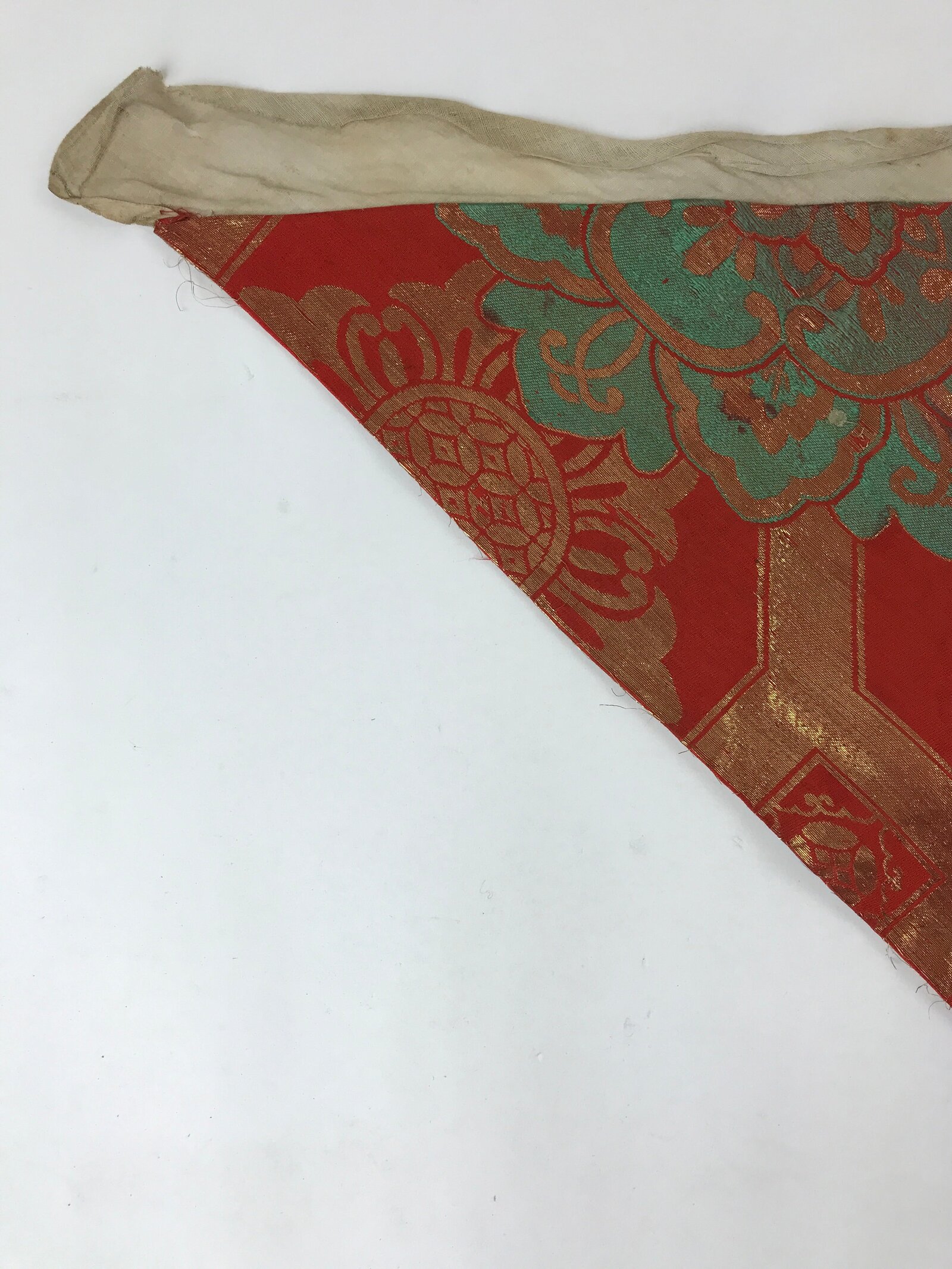 Japanese Buddhist Altar Silk Tablecloth Uchishiki Vtg Triangle Red Peony BA100
