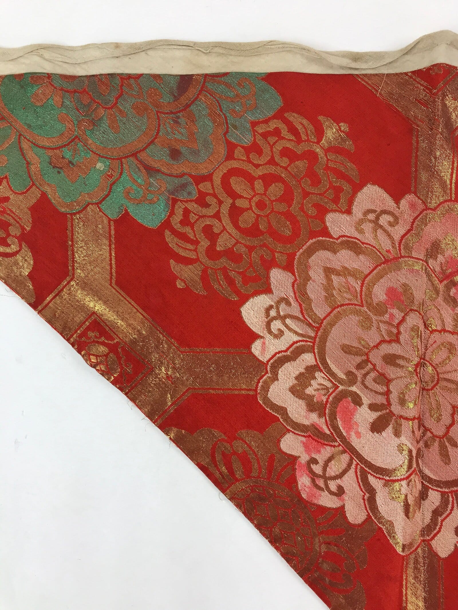 Japanese Buddhist Altar Silk Tablecloth Uchishiki Vtg Triangle Red Peony BA100
