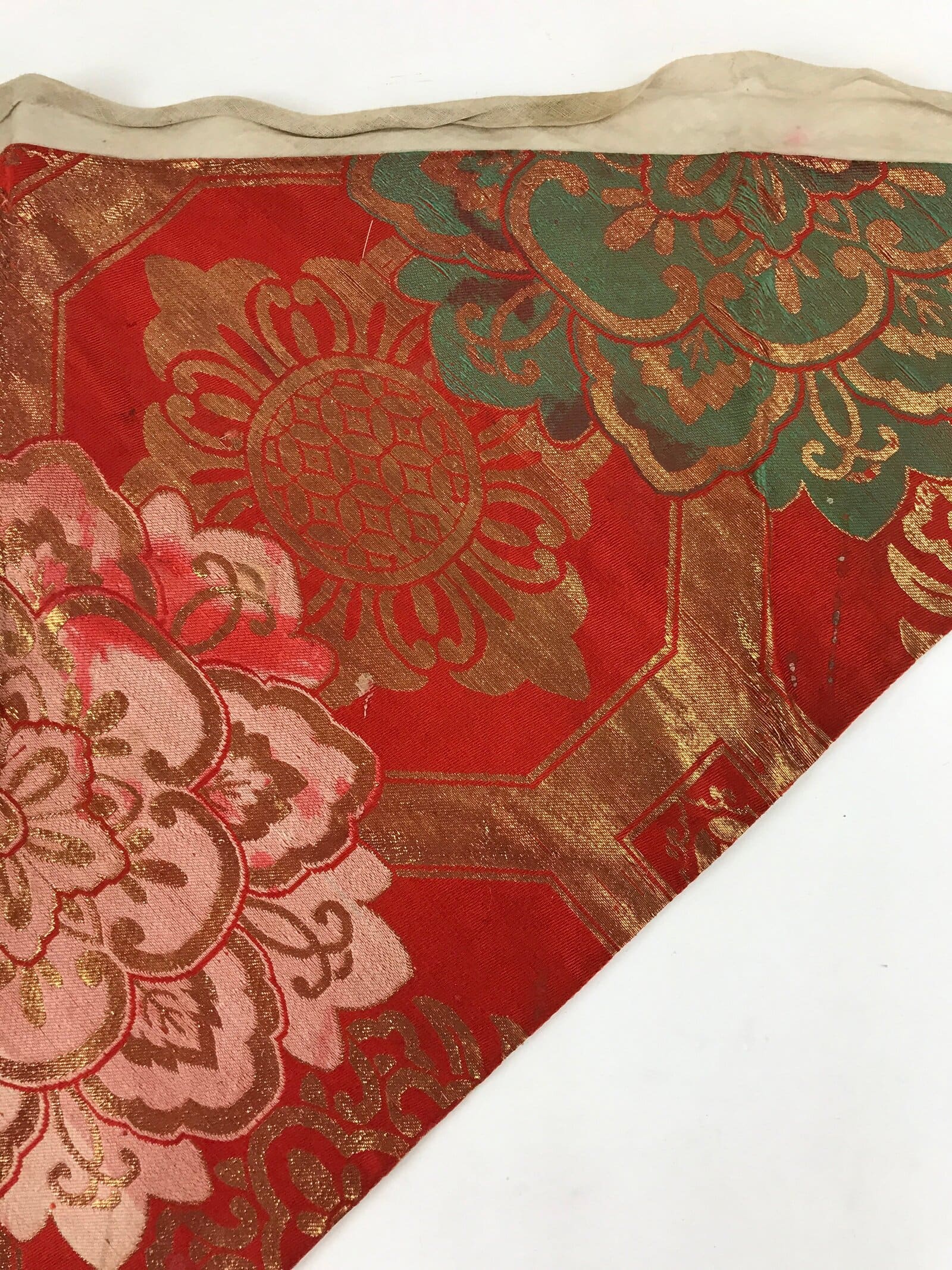 Japanese Buddhist Altar Silk Tablecloth Uchishiki Vtg Triangle Red Peony BA100