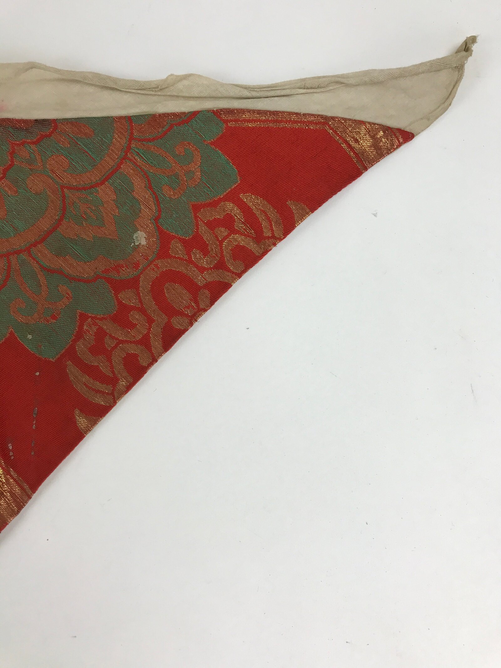 Japanese Buddhist Altar Silk Tablecloth Uchishiki Vtg Triangle Red Peony BA100