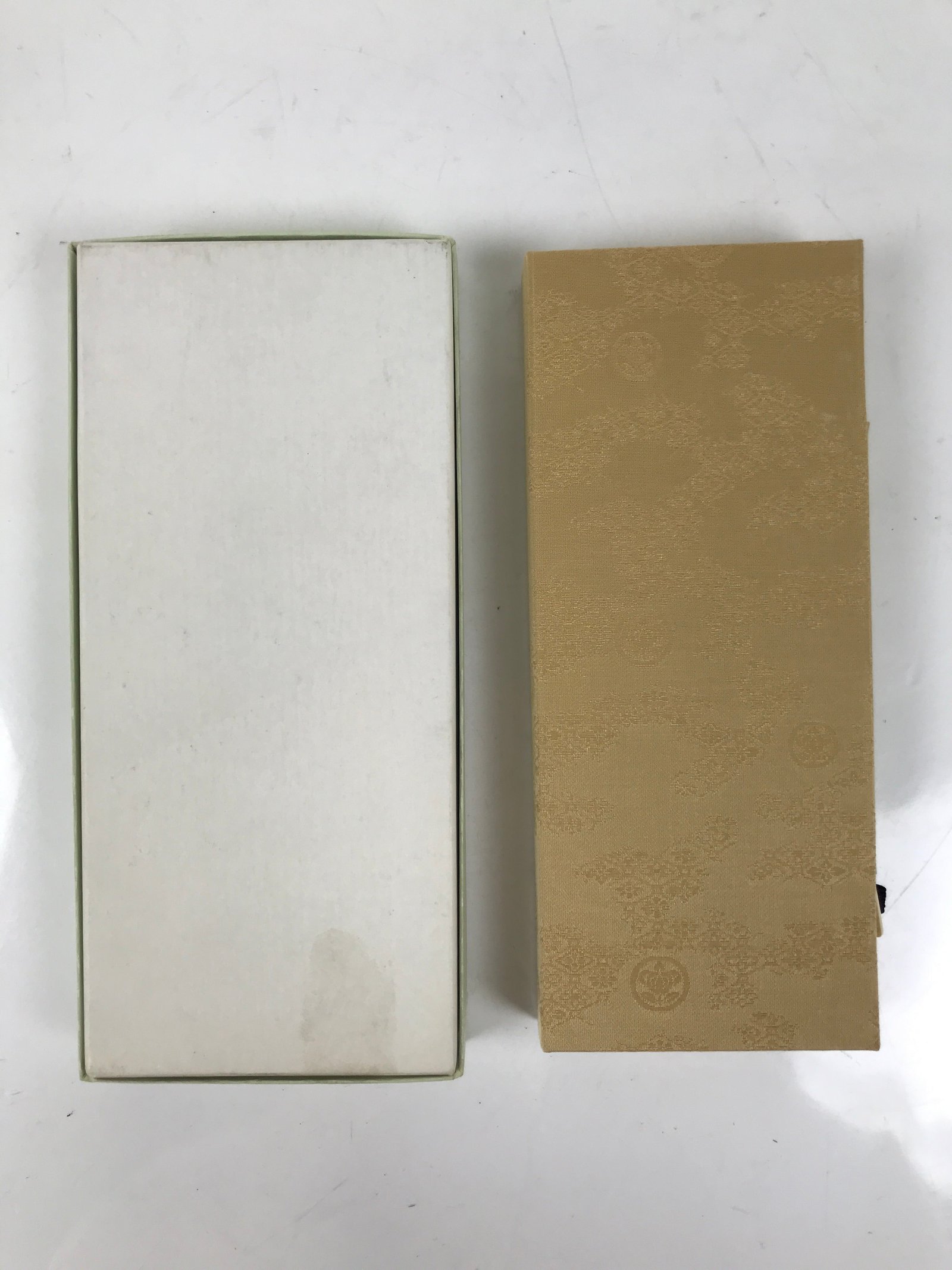 Japanese Buddhist Sutra Book Gongyoyoshu Nichiren Houonji Beige Boxed BA632