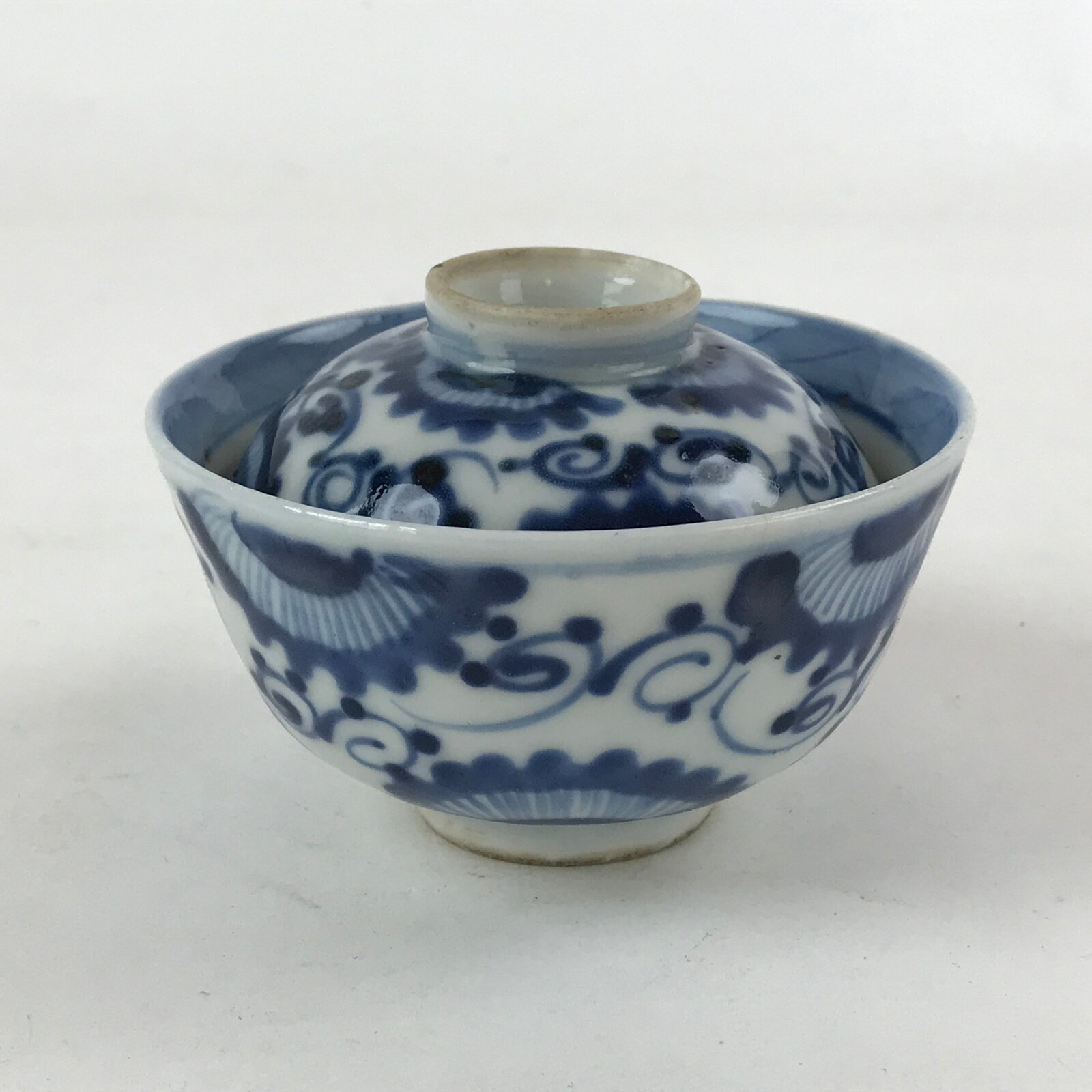 Japanese Ceramic Chawan Lidded Bowl Vtg White Blue Floral Design Pottery PY500