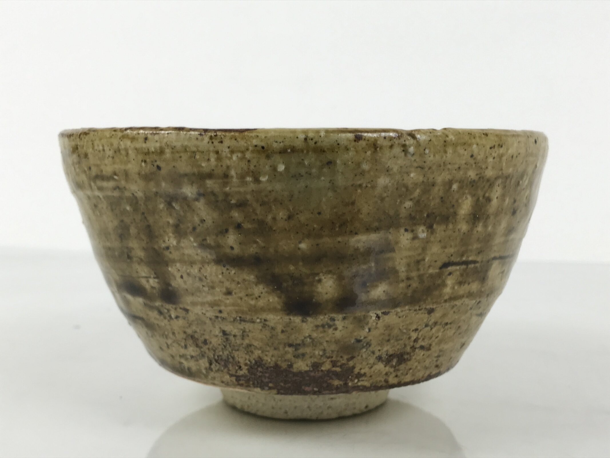 Japanese Ceramic Green Tea Bowl Matcha Chawan Vtg Pottery Brown Crest CHB116