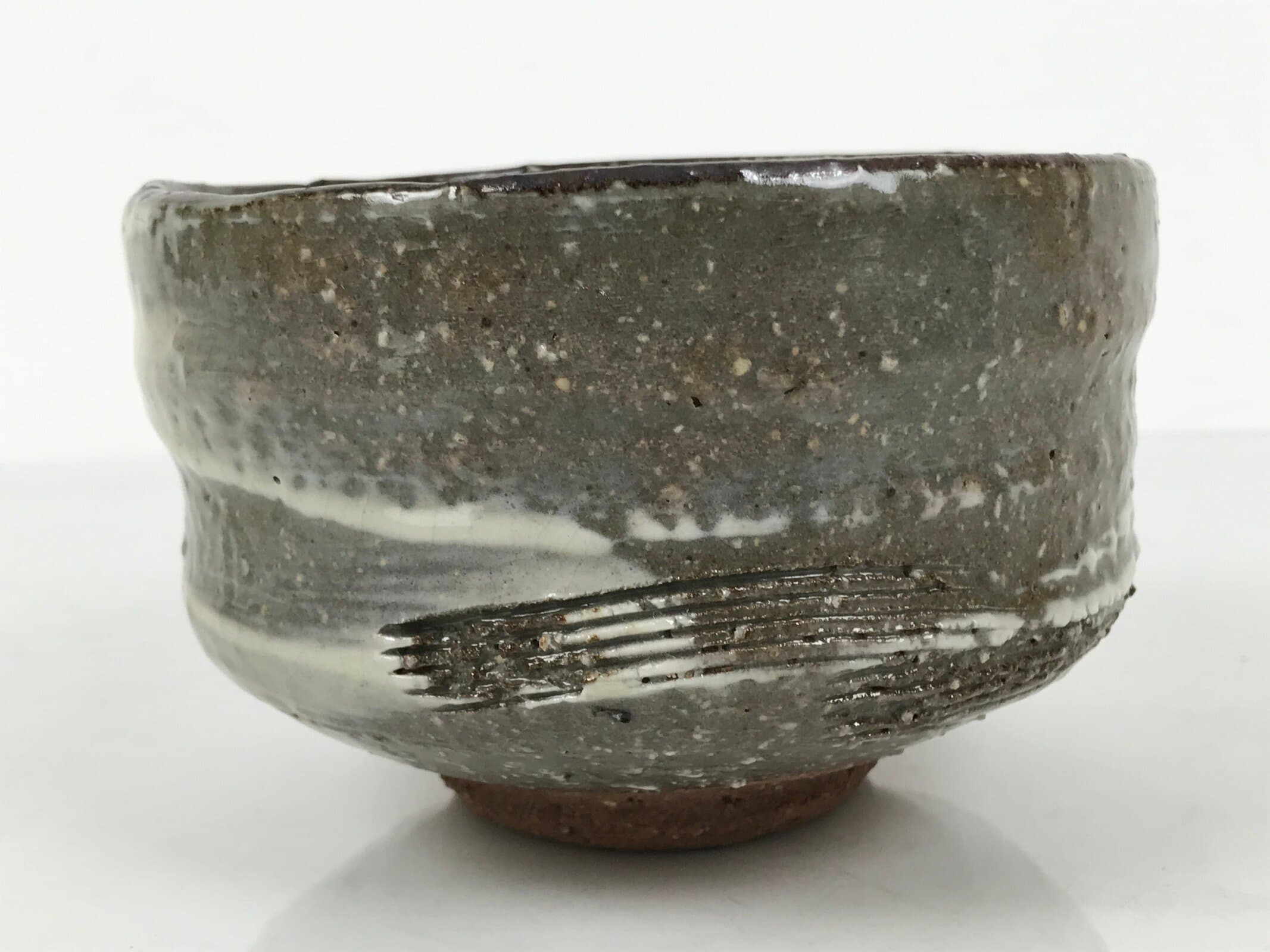 Japanese Ceramic Green Tea Bowl Matcha Chawan Vtg Pottery Gray White CHB136