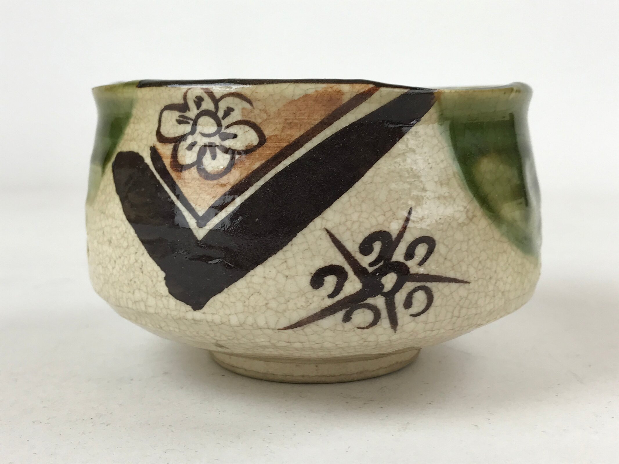 Japanese Ceramic Green Tea Bowl Vtg Oribe Green Brown Floral Crackle Glaze CHB24