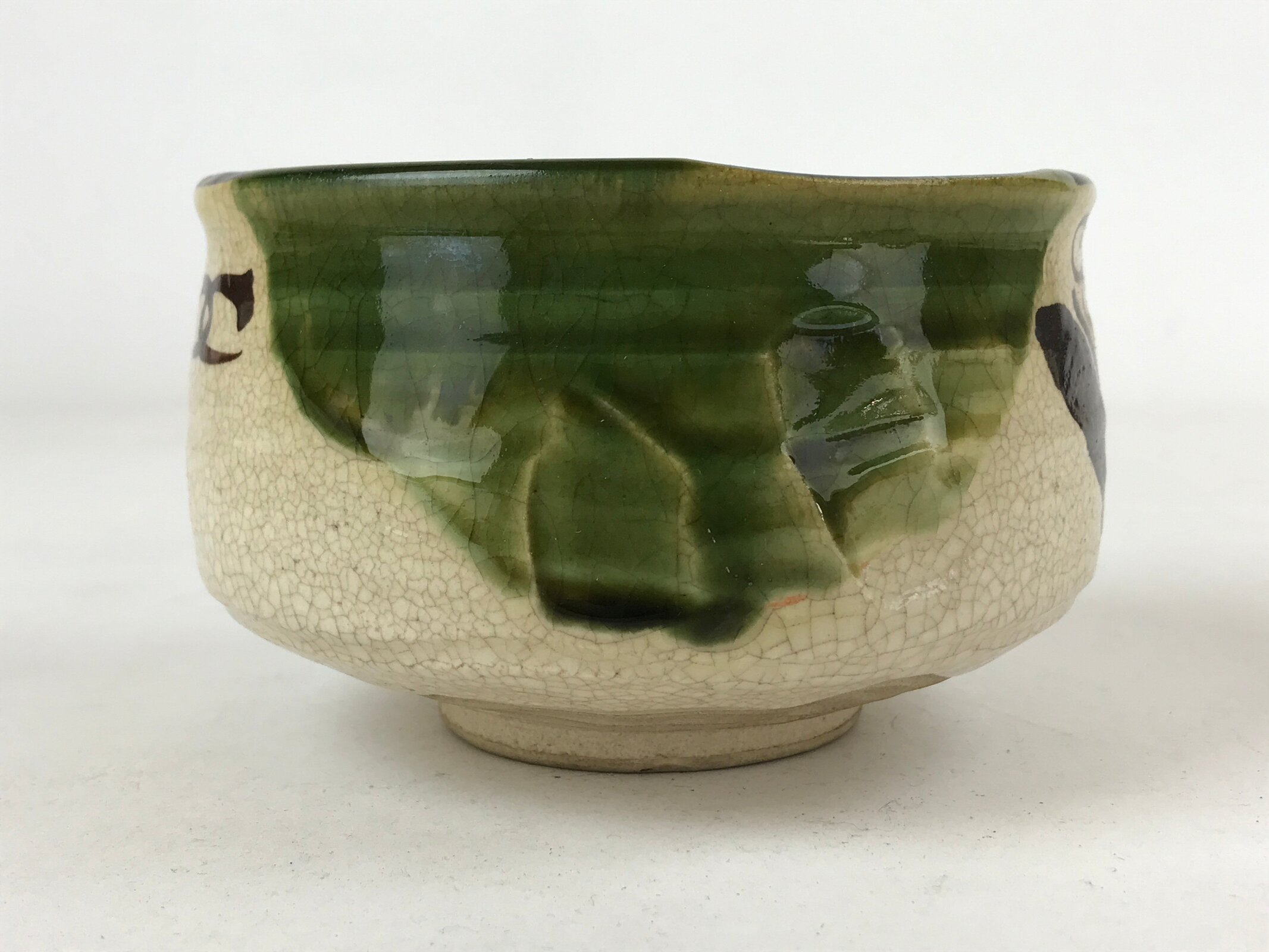 Japanese Ceramic Green Tea Bowl Vtg Oribe Green Brown Floral Crackle Glaze CHB24