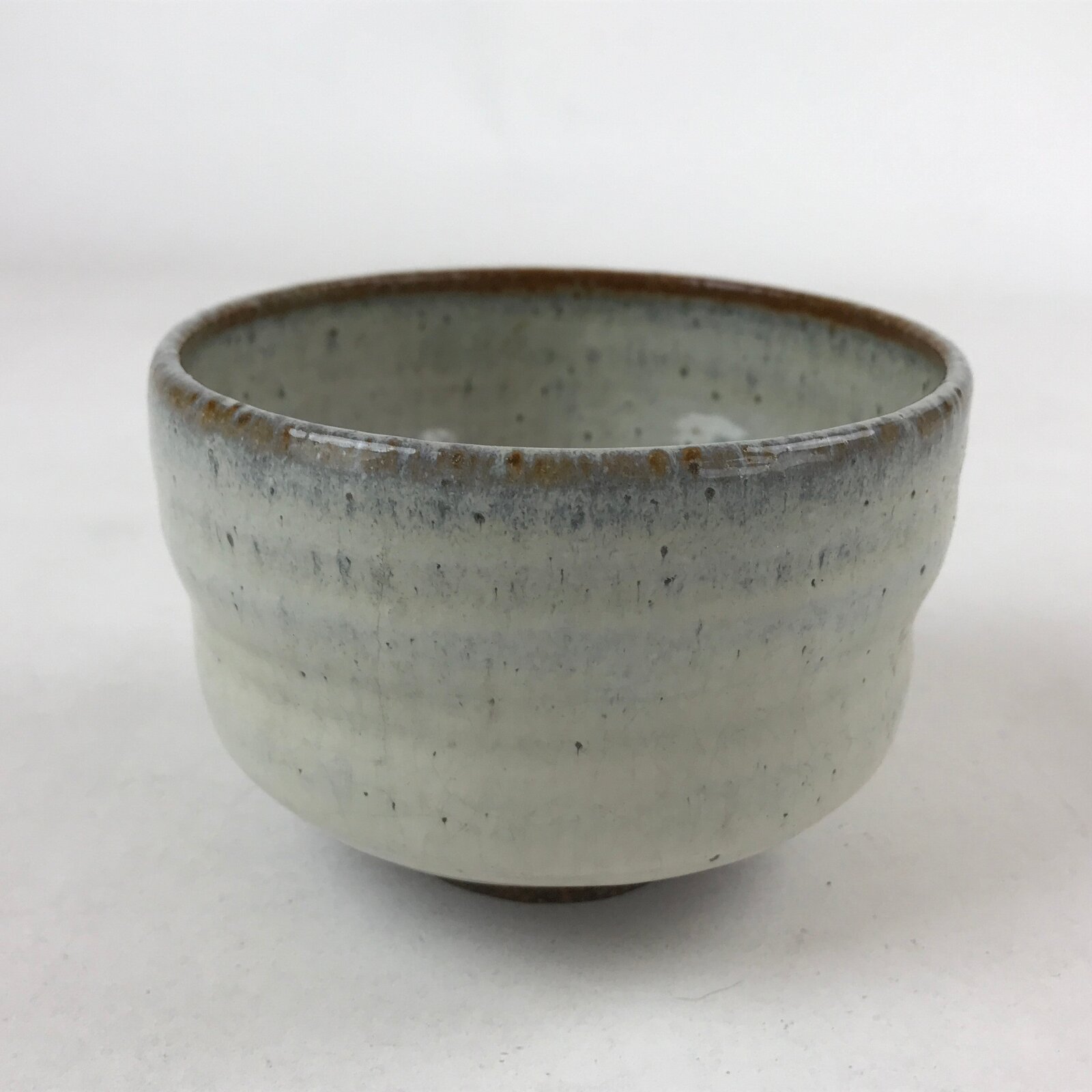 Japanese Ceramic Green Tea Bowl Vtg White Glaze Red Clay Matcha Chawan CHB18
