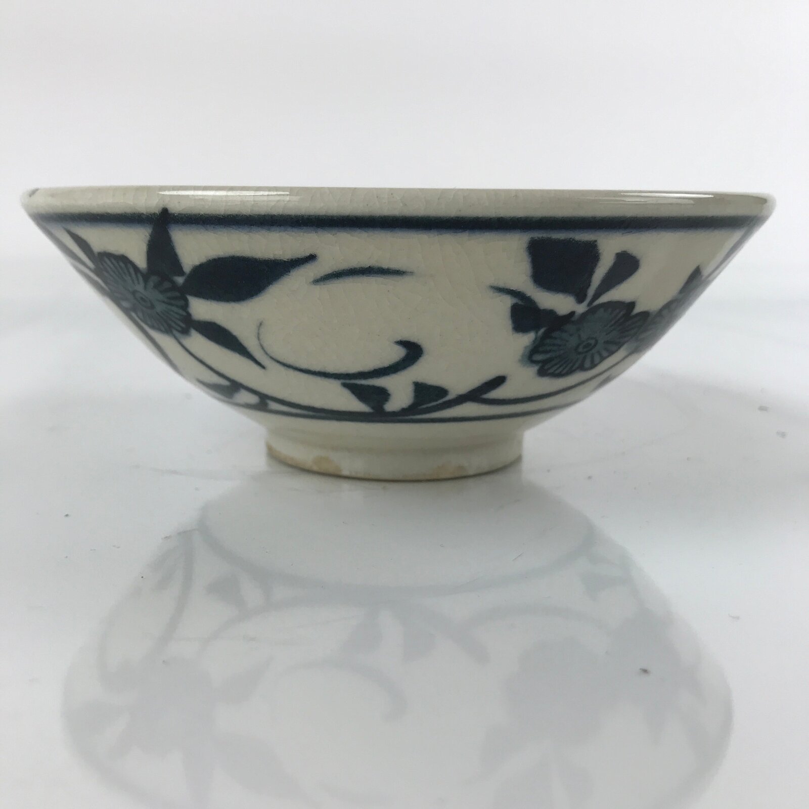 Japanese Ceramic Green Tea Ceremony Bowl Matcha Chawan White Blue Floral CHB35