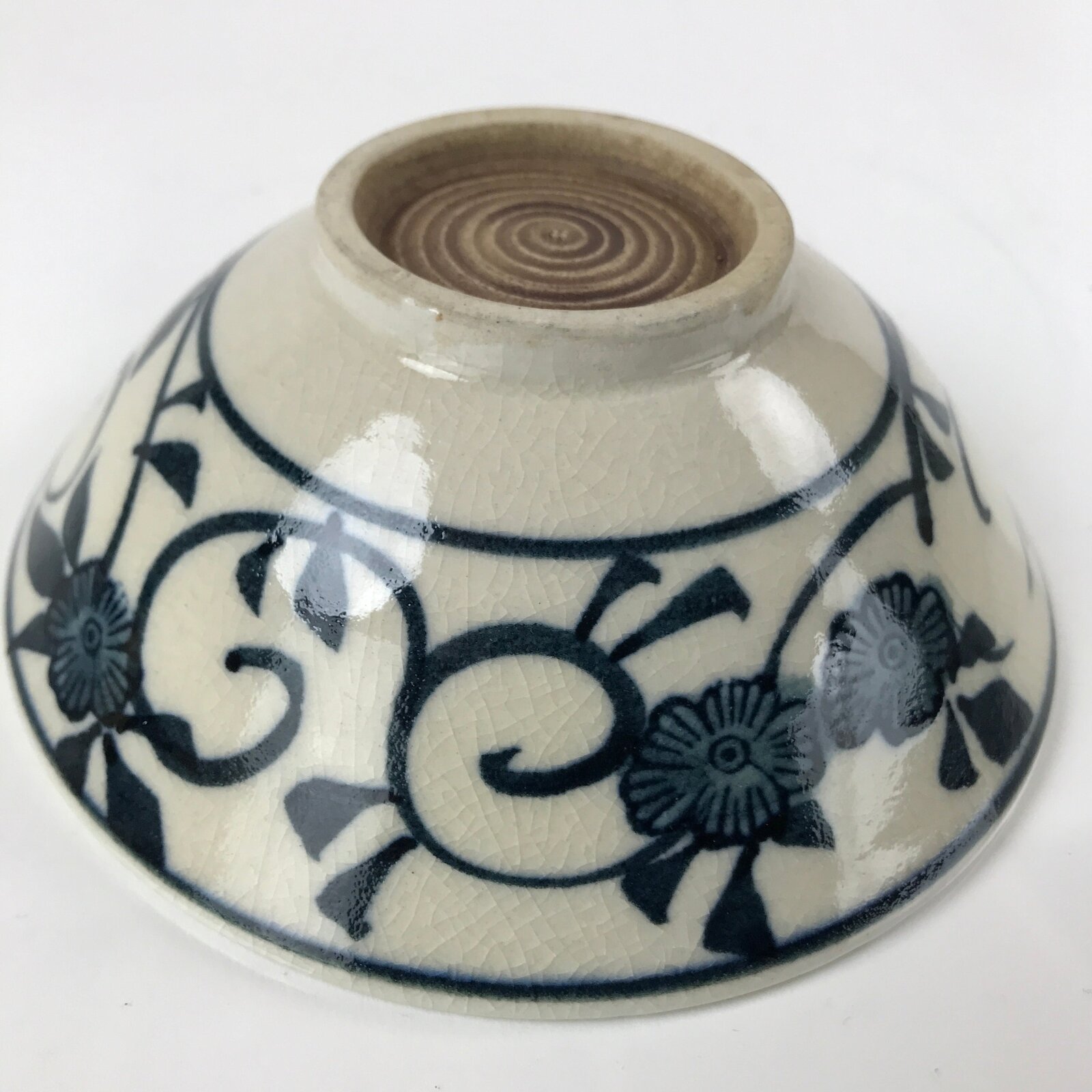 Japanese Ceramic Green Tea Ceremony Bowl Matcha Chawan White Blue Floral CHB35