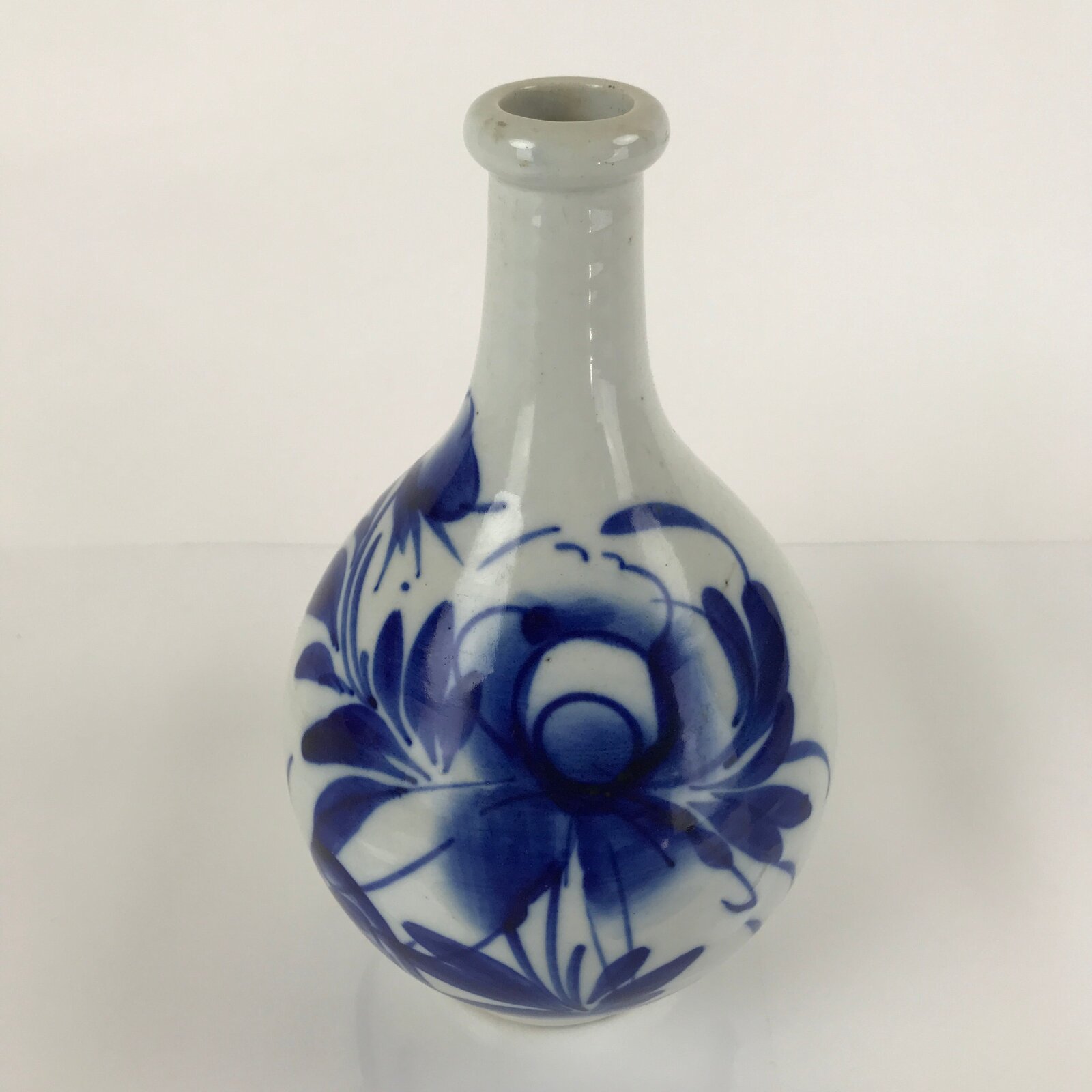 Japanese Ceramic Imari Sake Bottle Kayoi-Tokkuri Vtg Blue Peony Botan TS625