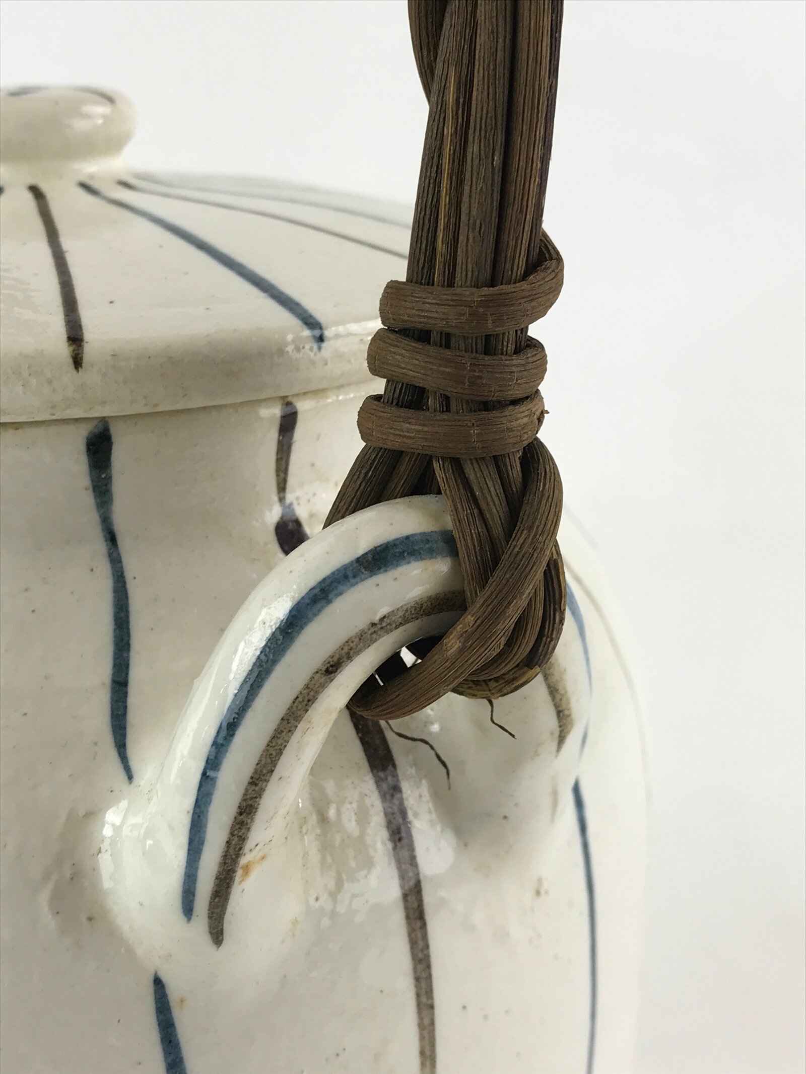 Japanese Ceramic Lidded Jar Handle Tsubo Iremono Vtg Pottery White PY451