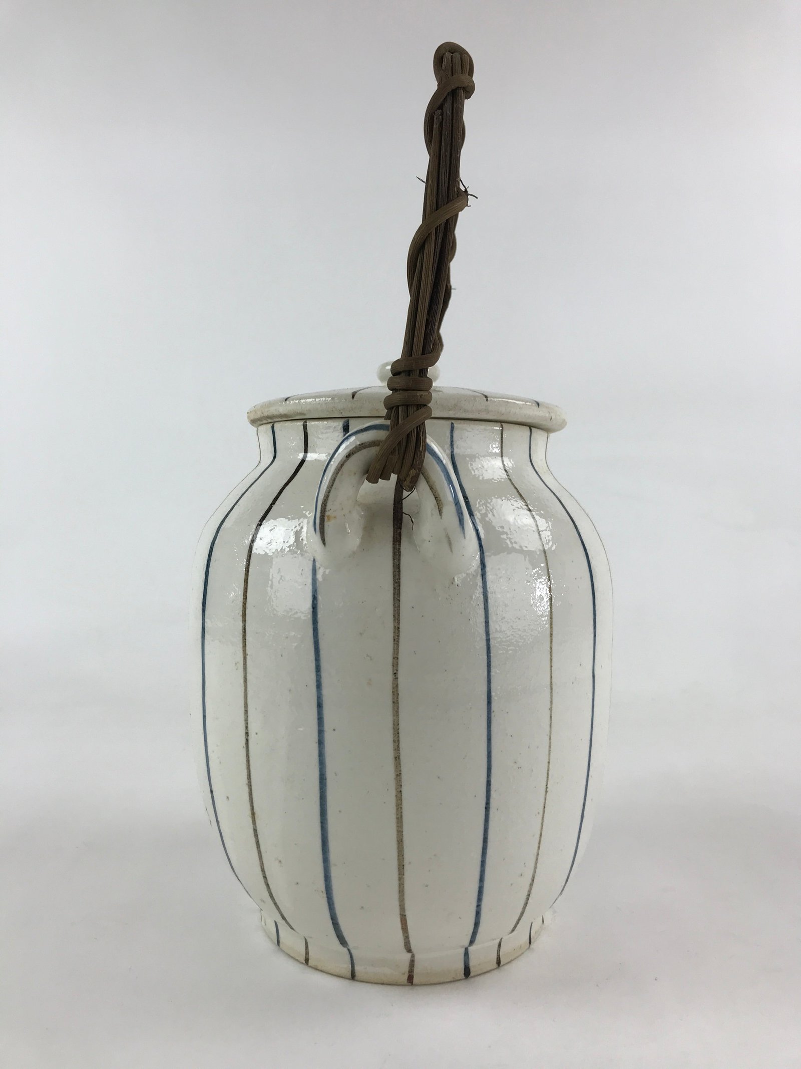 Japanese Ceramic Lidded Jar Handle Tsubo Iremono Vtg Pottery White PY451