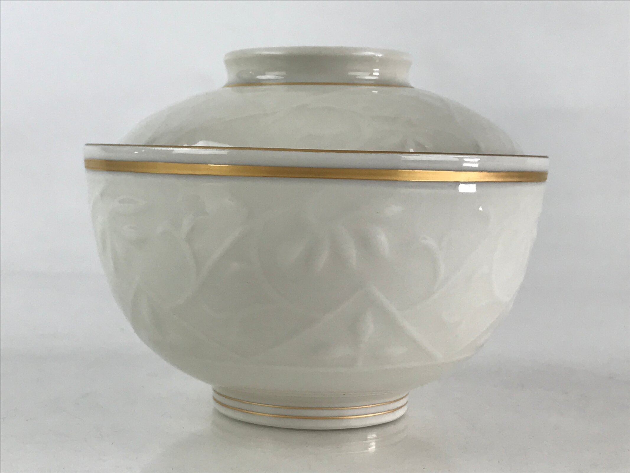 Japanese Ceramic Lidded Rice Bowl White Chawan Vtg Pottery Handmade Flower PY278