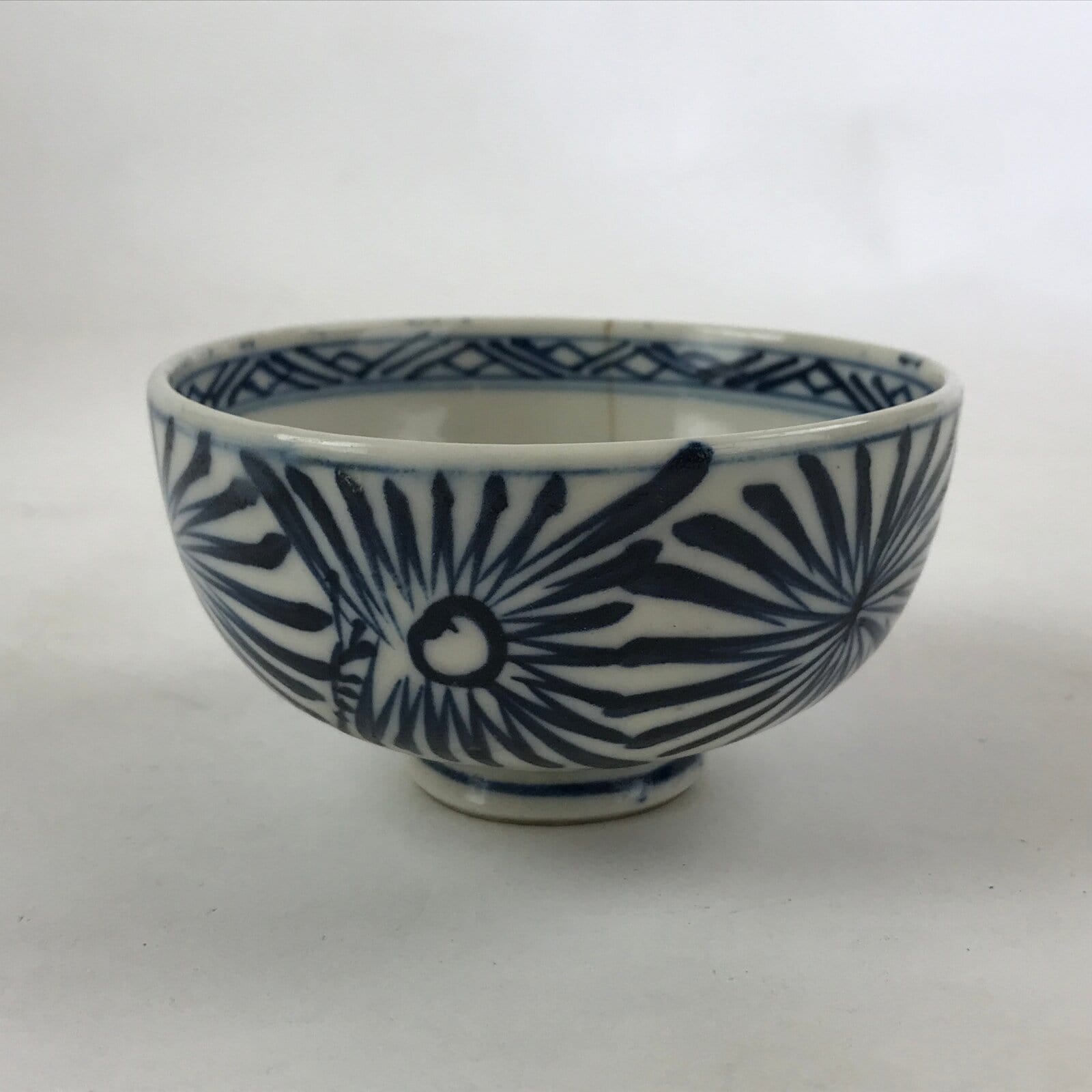 Japanese Ceramic Rice Bowl Vtg Cream Dark Blue Flower Chawan Pottery PY557