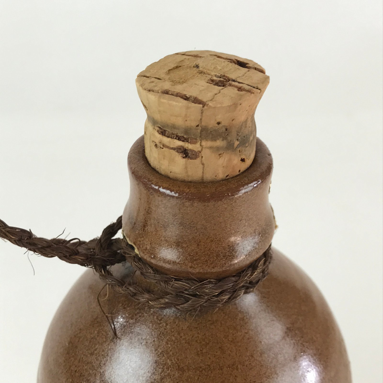 Japanese Ceramic Sake Bottle Vtg Pottery Akita Dewatsuru Brown TS462