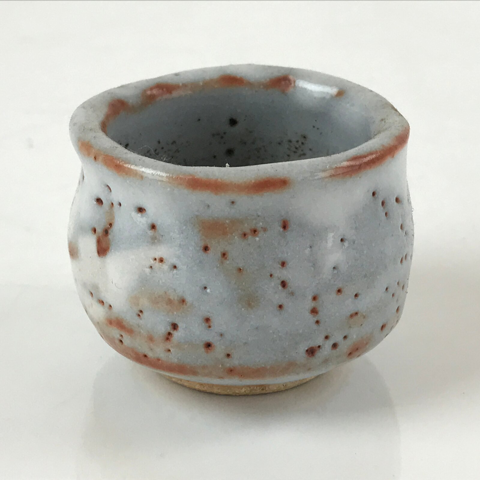 Japanese Ceramic Shino Ware Sake Cup Vtg Tsubomi Guinomi Light Blue White G160