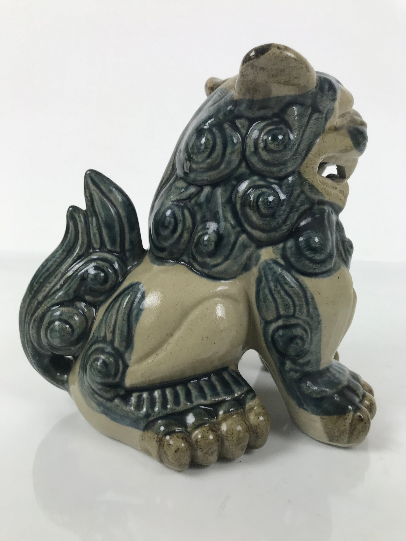 Japanese Ceramic Shishi Foo Lion Dog Statue Vtg Shisa Komainu Beige Blue ST85