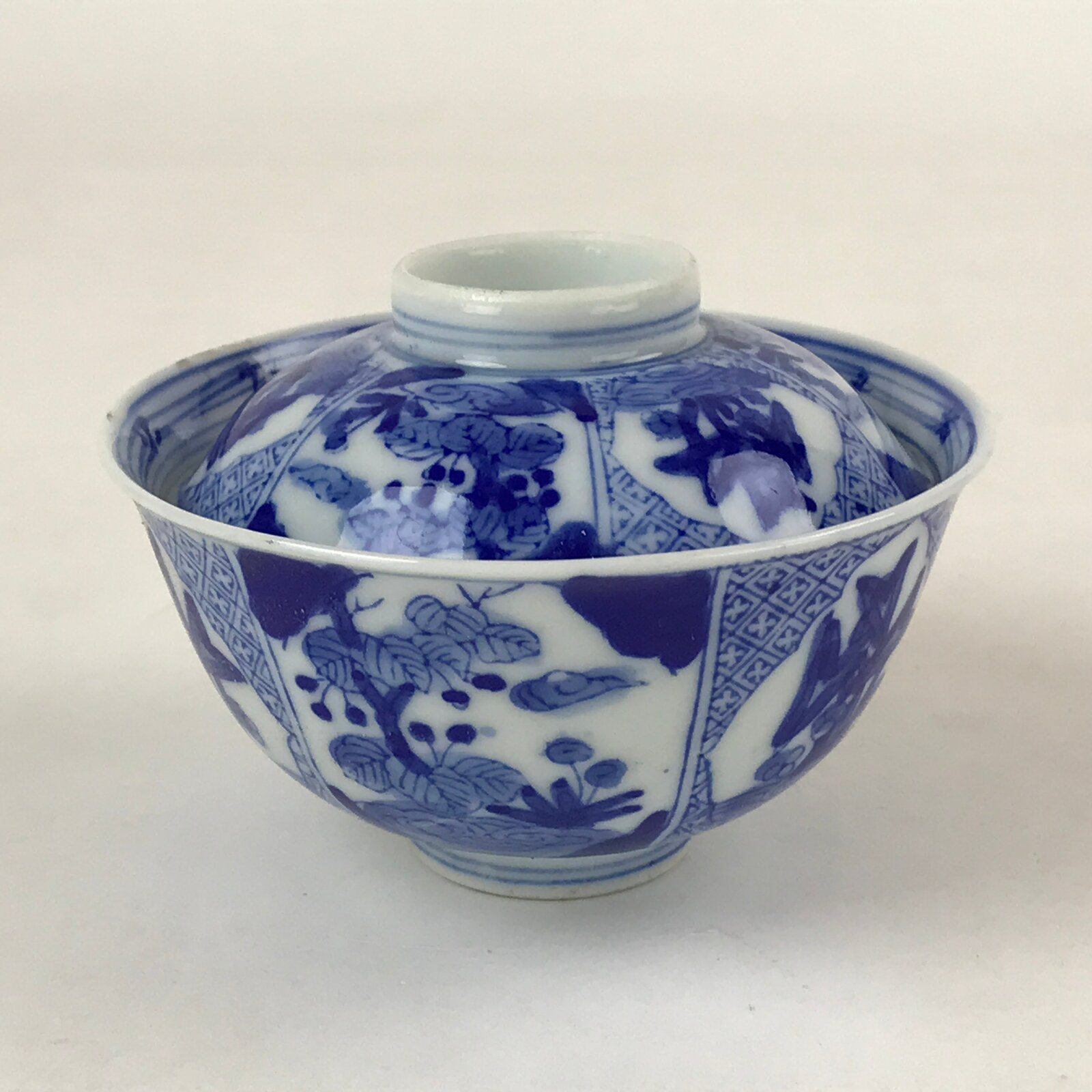 Japanese Ceramic Sometsuke Lidded Bowl Owan Vtg Pottery White Blue Floral PY580