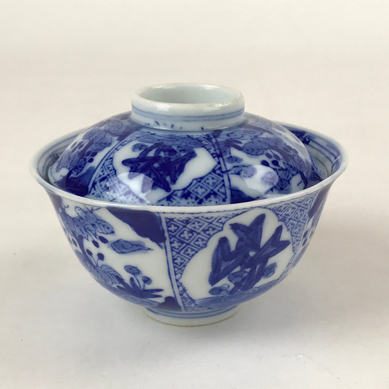 Japanese Ceramic Sometsuke Lidded Bowl Owan Vtg Pottery White Blue Floral PY581