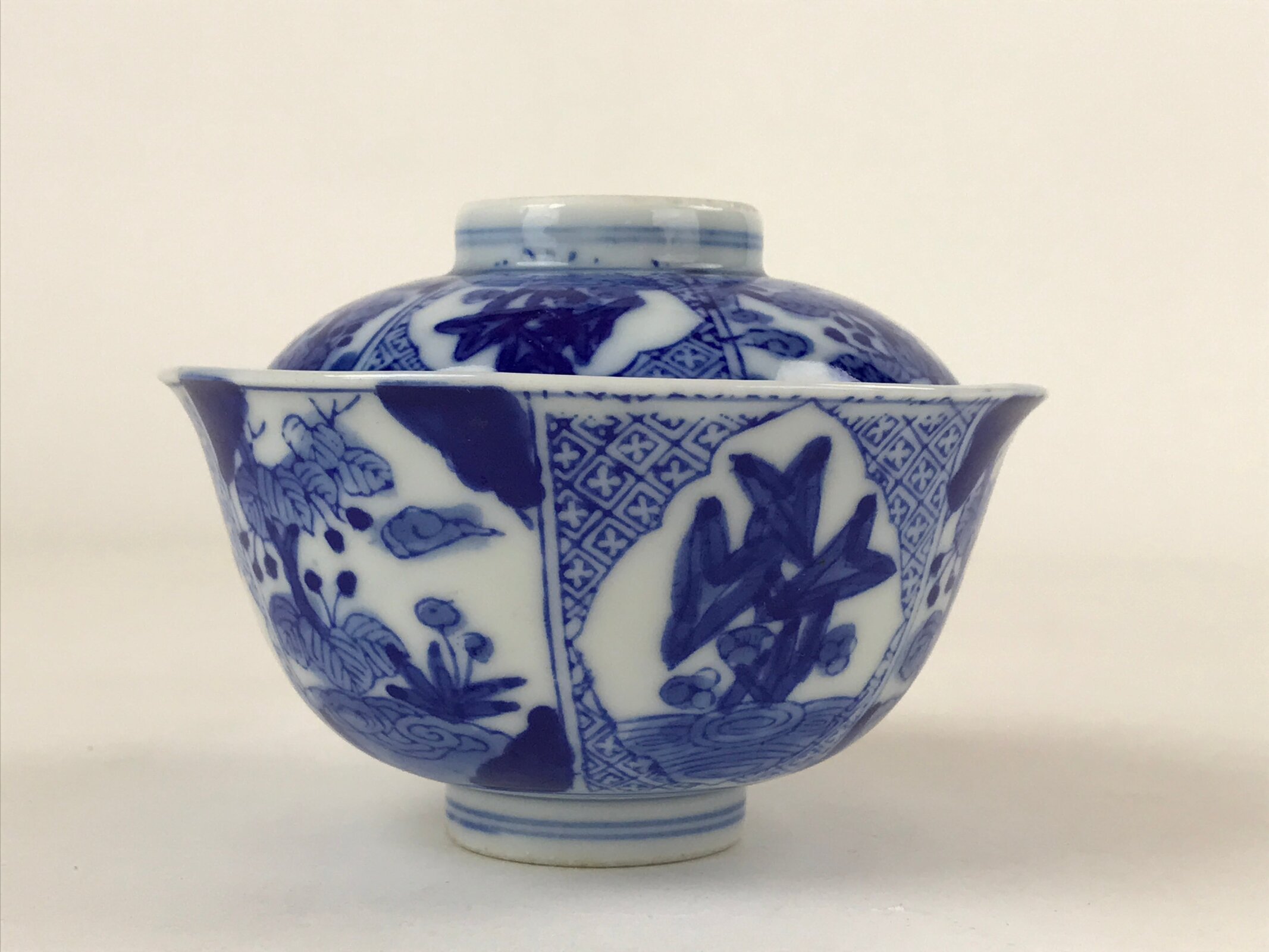 Japanese Ceramic Sometsuke Lidded Bowl Owan Vtg Pottery White Blue Floral PY581