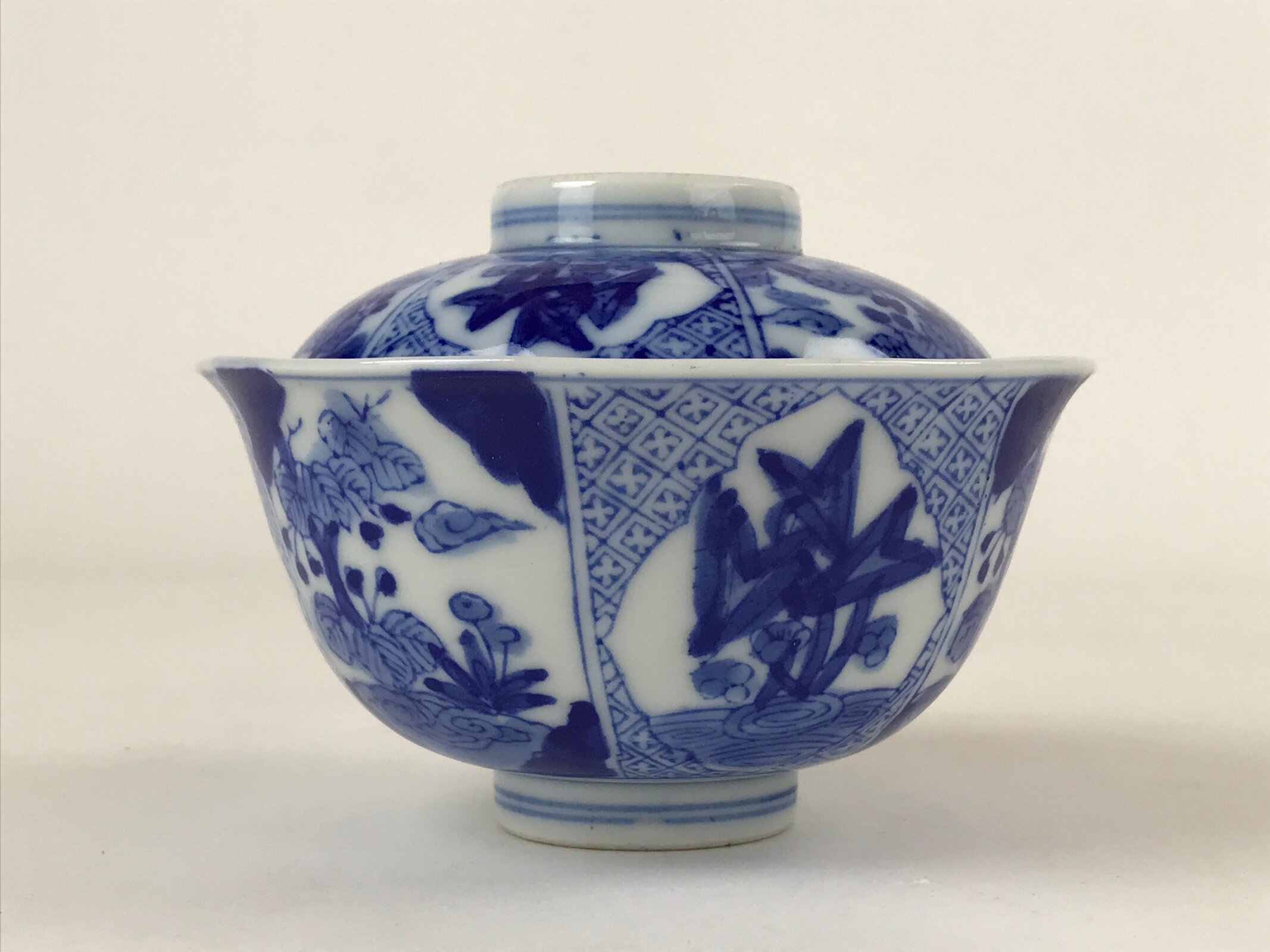 Japanese Ceramic Sometsuke Lidded Bowl Owan Vtg Pottery White Blue Floral PY581