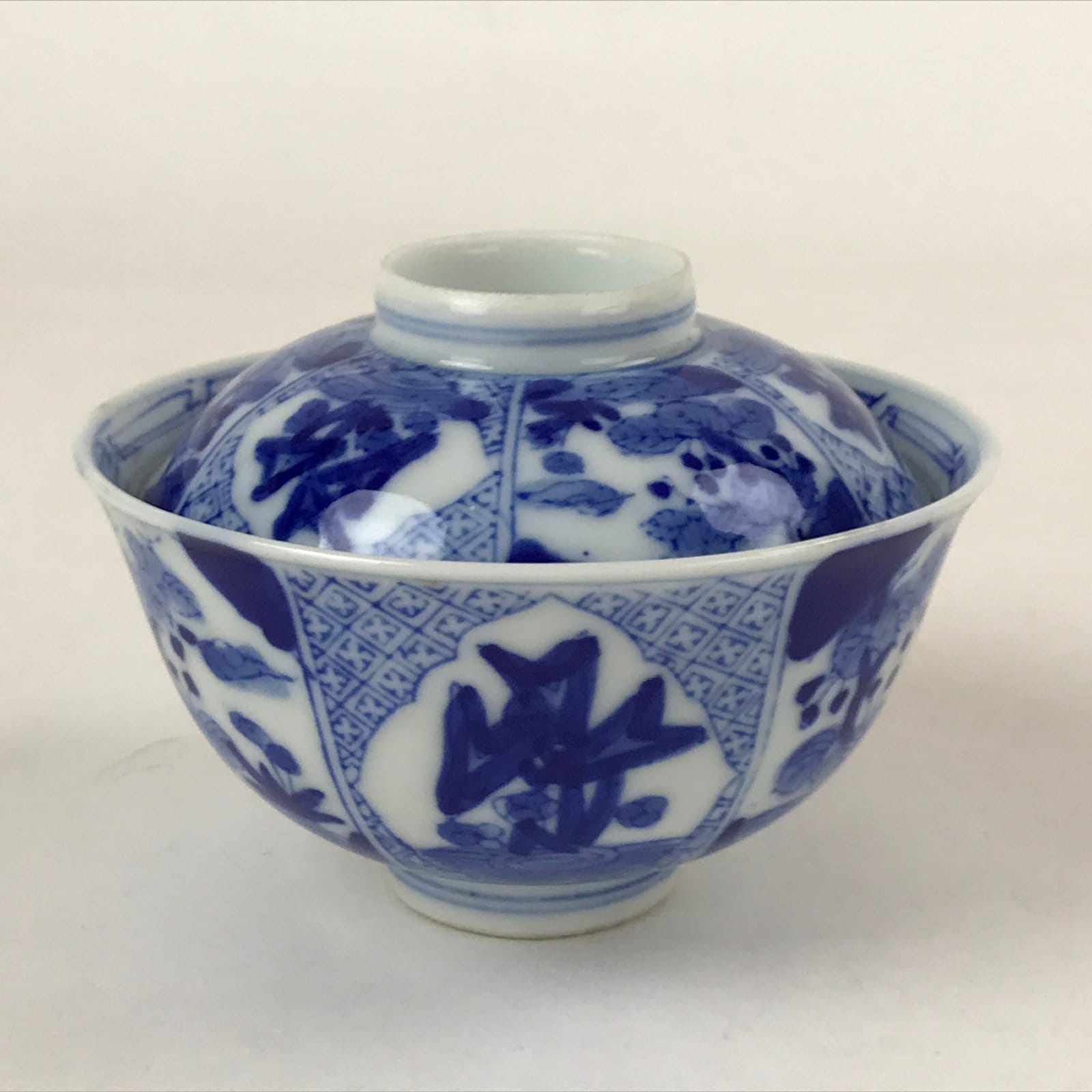 Japanese Ceramic Sometsuke Lidded Bowl Owan Vtg Pottery White Blue Floral PY584
