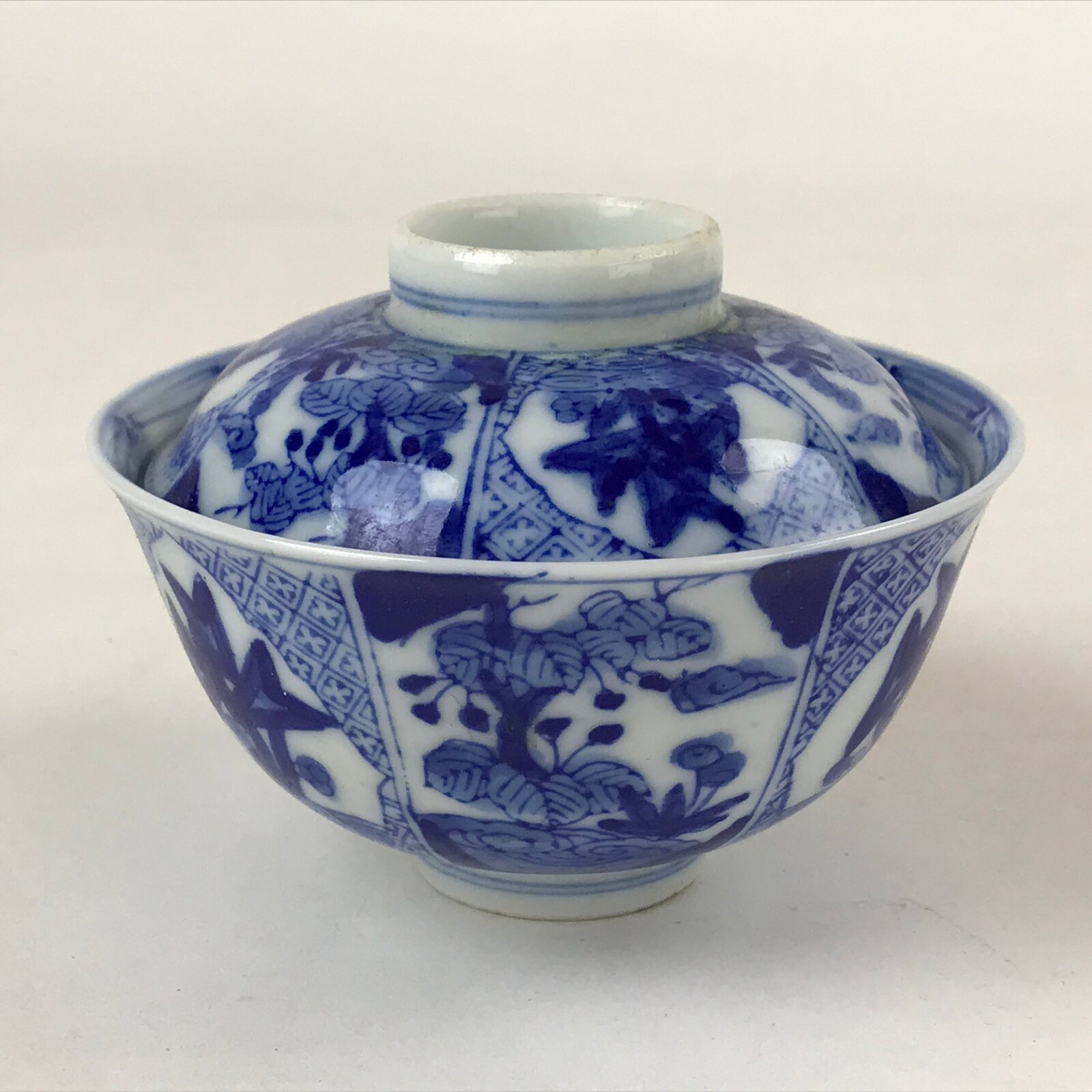 Japanese Ceramic Sometsuke Lidded Bowl Owan Vtg Pottery White Blue Floral PY585