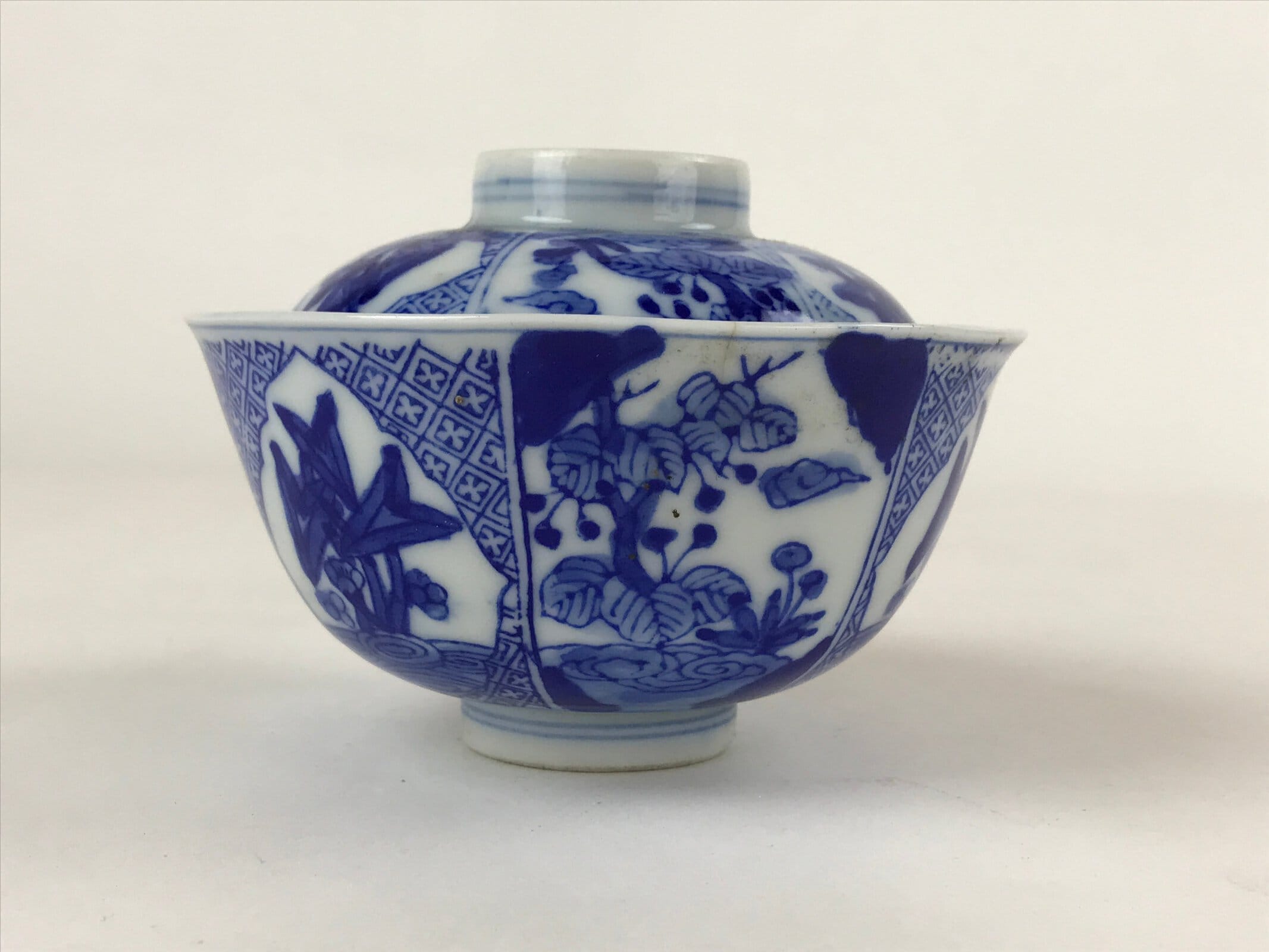 Japanese Ceramic Sometsuke Lidded Bowl Owan Vtg Pottery White Blue Floral PY586