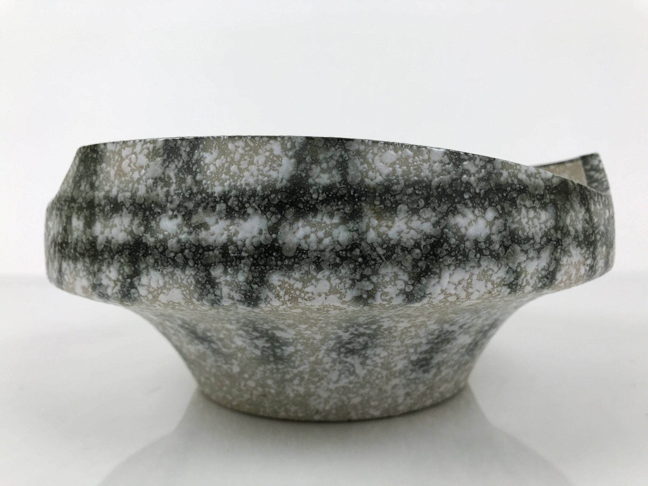 Japanese Ceramic Suiban Flower Vase Pottery Ikebana Arrangement Gray Beige Y527