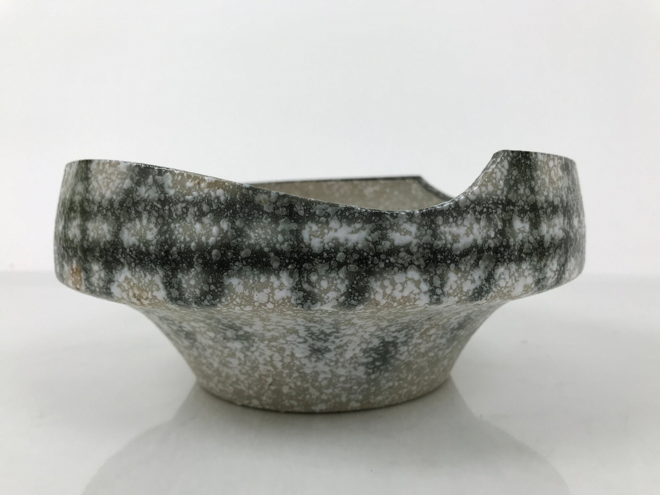 Japanese Ceramic Suiban Flower Vase Pottery Ikebana Arrangement Gray Beige Y527