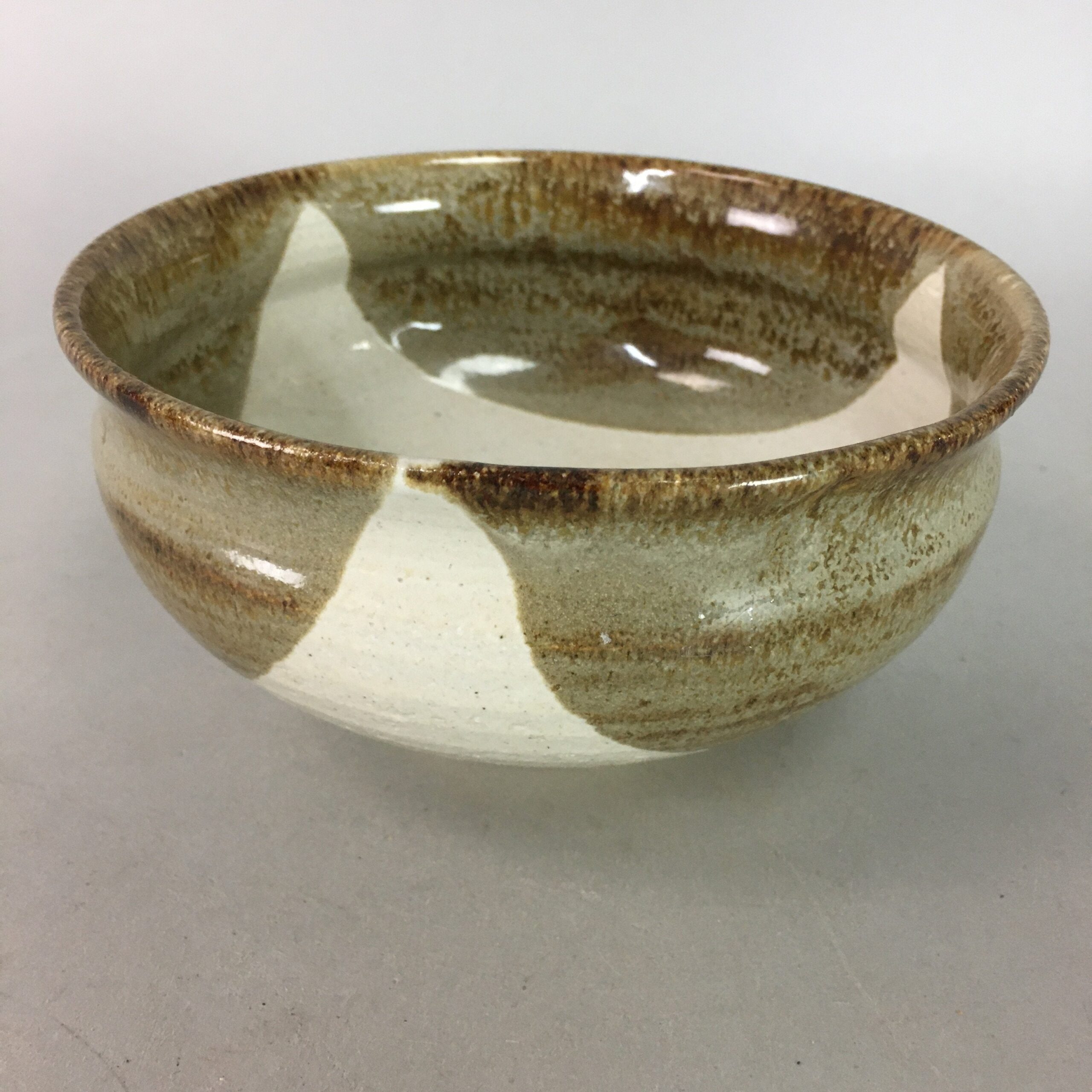 Japanese Ceramic Tea Ceremony Bowl Matcha Chawan Vtg Pottery Brown White GTB611