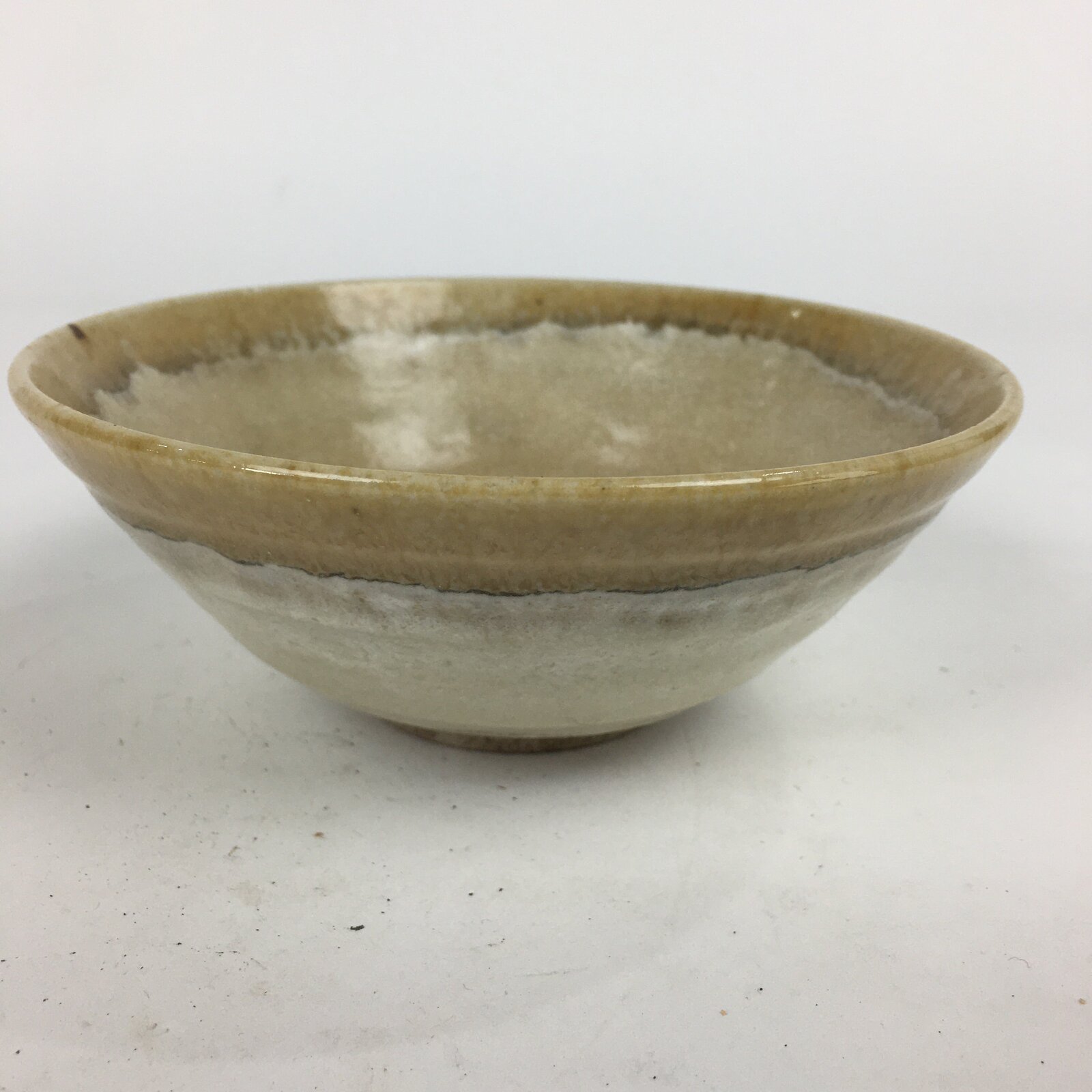 Japanese Ceramic Tea Ceremony Green Tea Bowl Vtg Chawan White Yellow GTB855