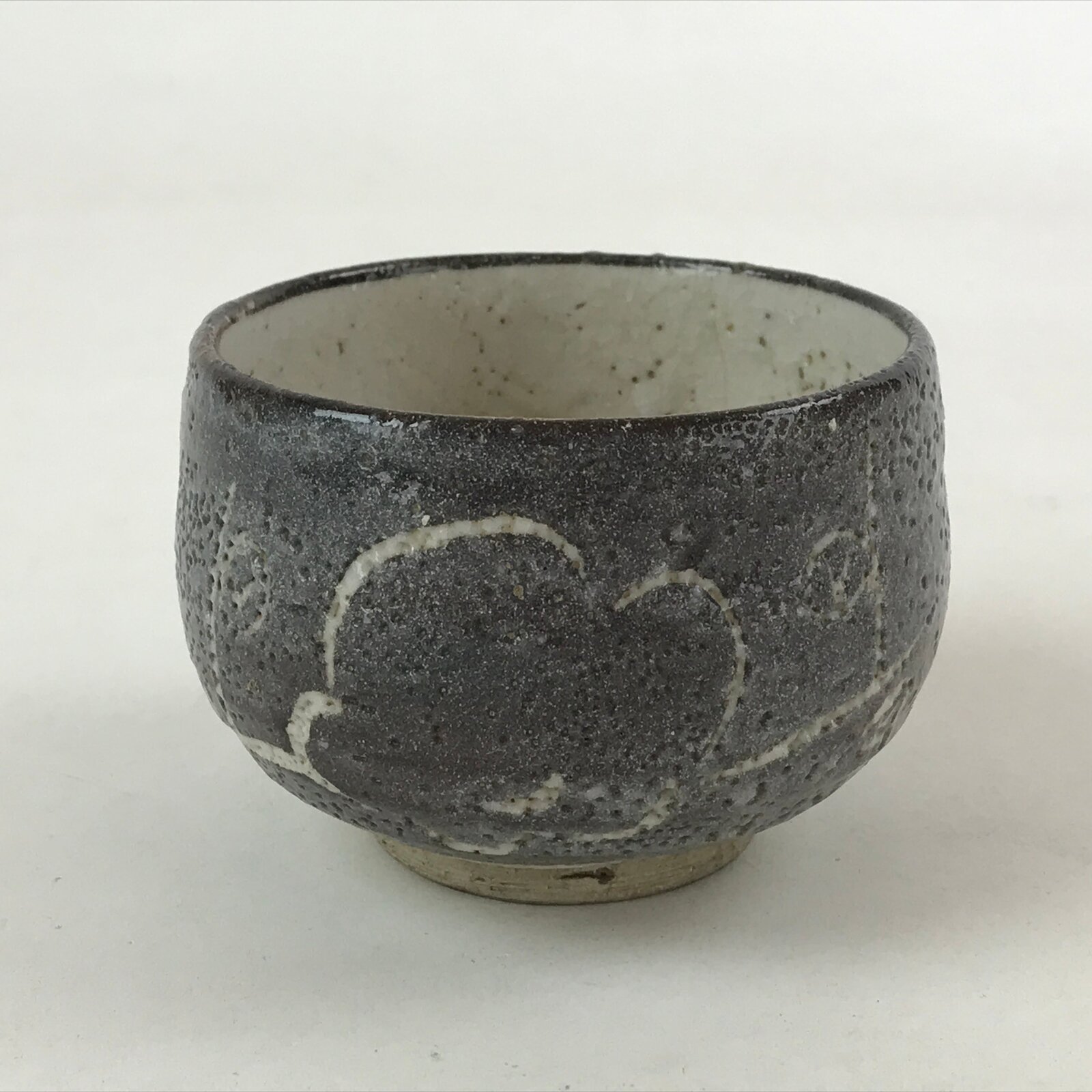 Japanese Ceramic Teacup Vtg Gray White Glossy Glaze Setomono Yunomi TC393