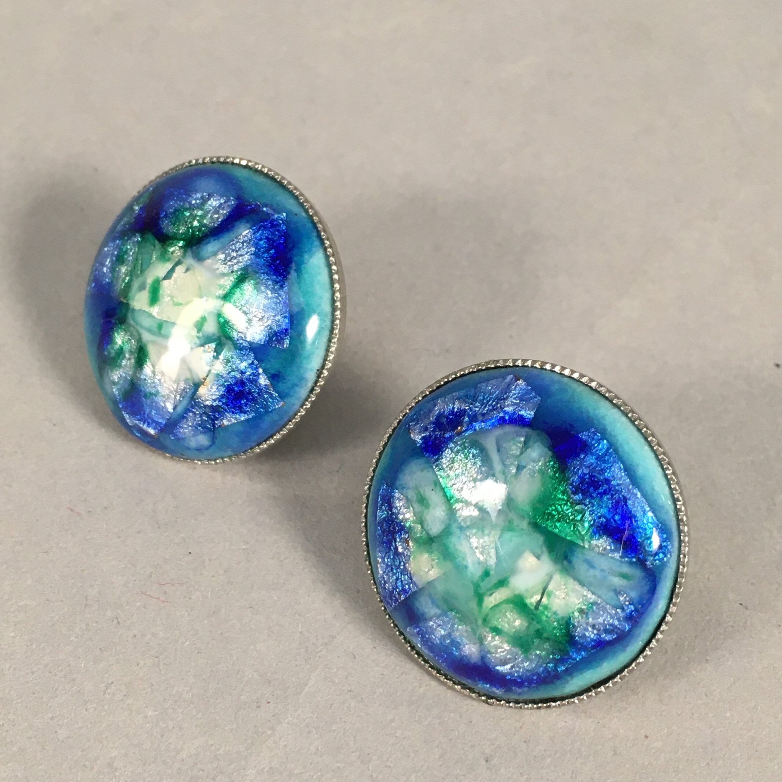 Japanese Cloisonne Earrings Vtg Metal Glass Shippo Round Blue Green White JK77