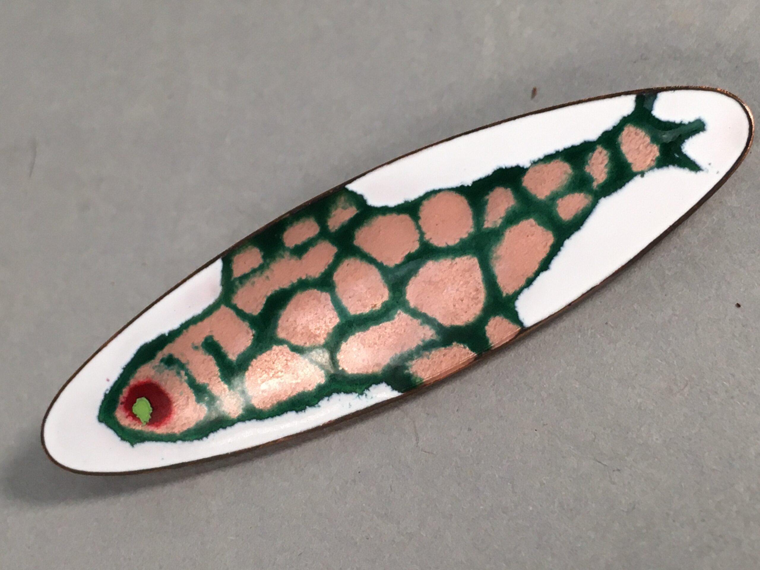 Japanese Cloisonne Oval Brooch Vtg Metal Glass Pin Fish White Pink Gold JK44