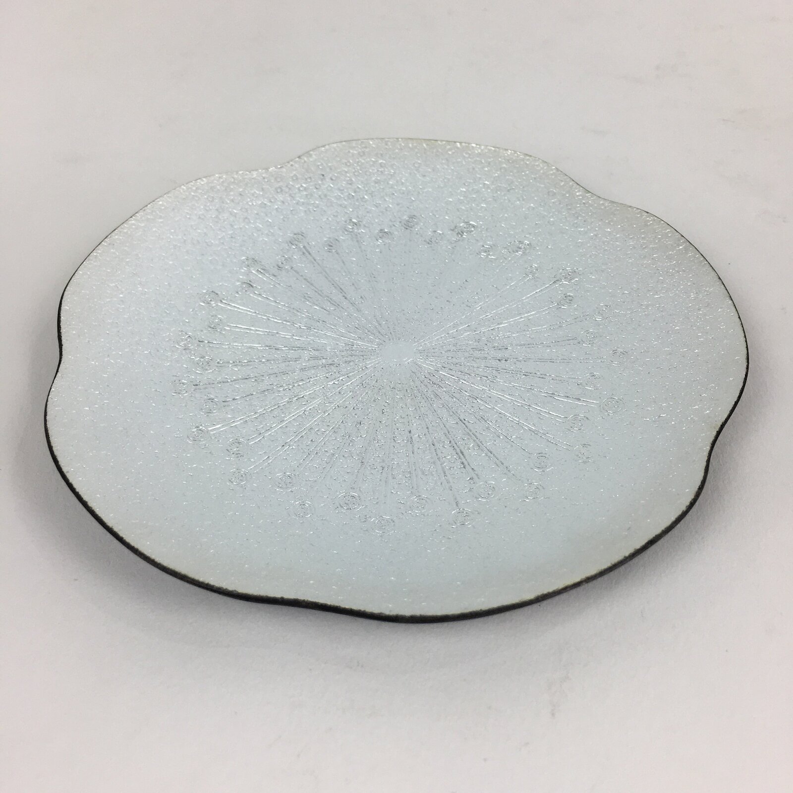 Japanese Cloisonné Ware Plate Vtg White Enamel Finish Metal Flower T95