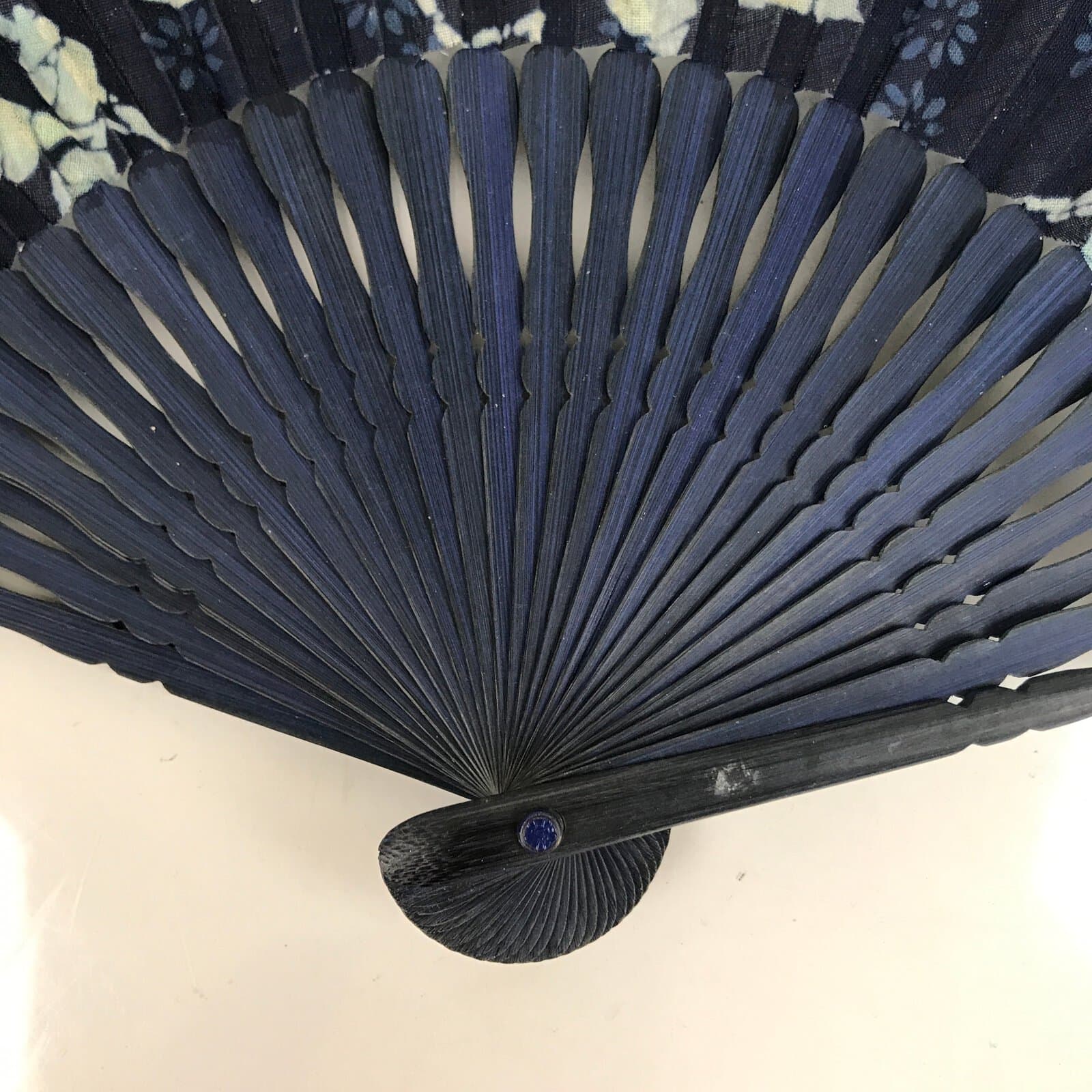Japanese Fabric Folding Fan Sensu Bamboo Frame Blue White Roses Flowers 4D813