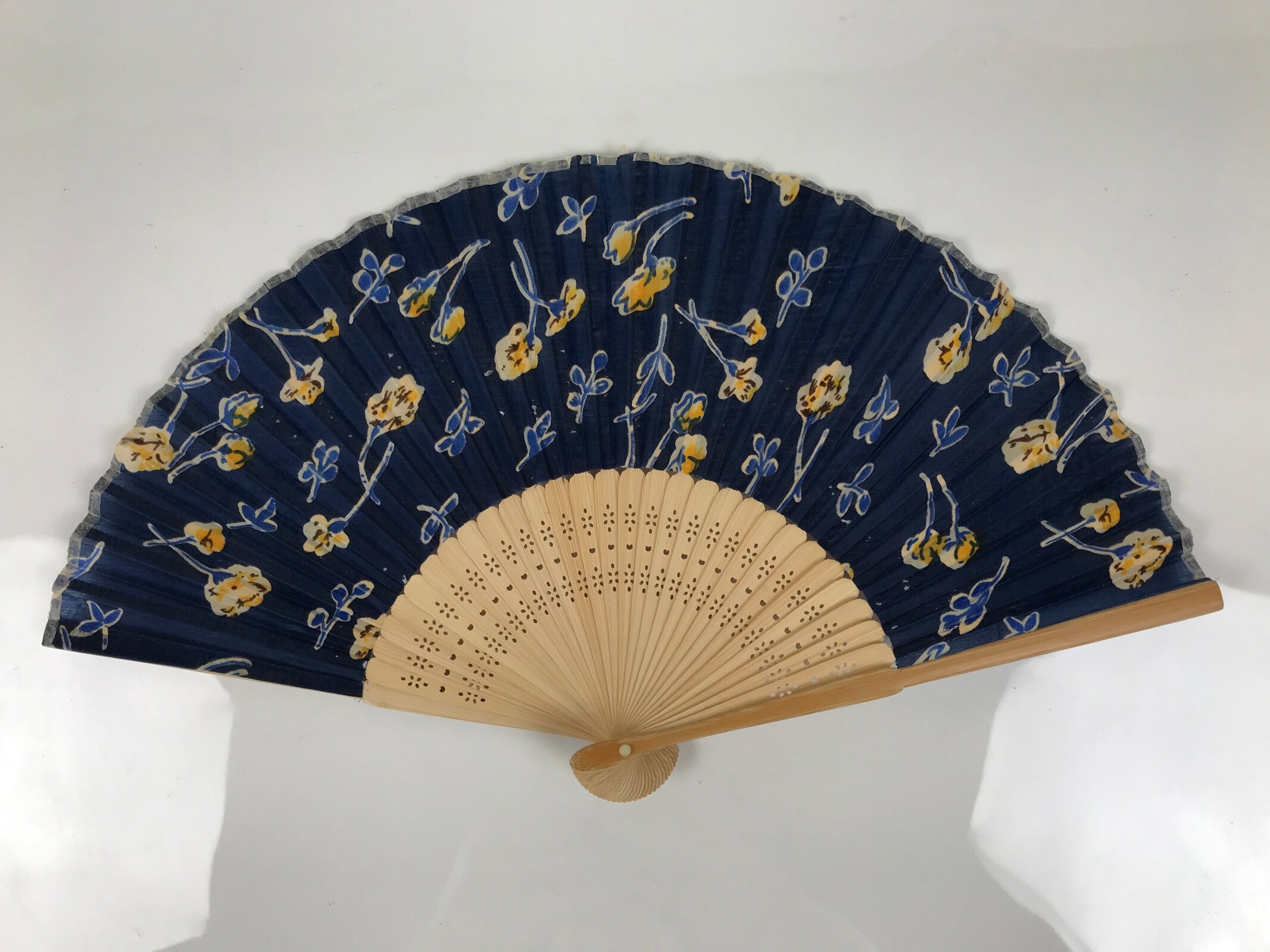Japanese Fabric Folding Fan Sensu Vtg Bamboo Frame Navy Blue Yellow Flower 4D919