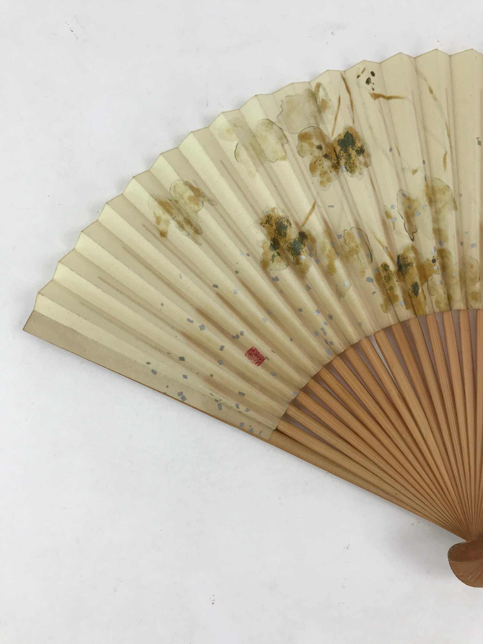 Japanese Folding Fan Sensu Vtg Bamboo Frame Flowers Red Seal Beige 4D685