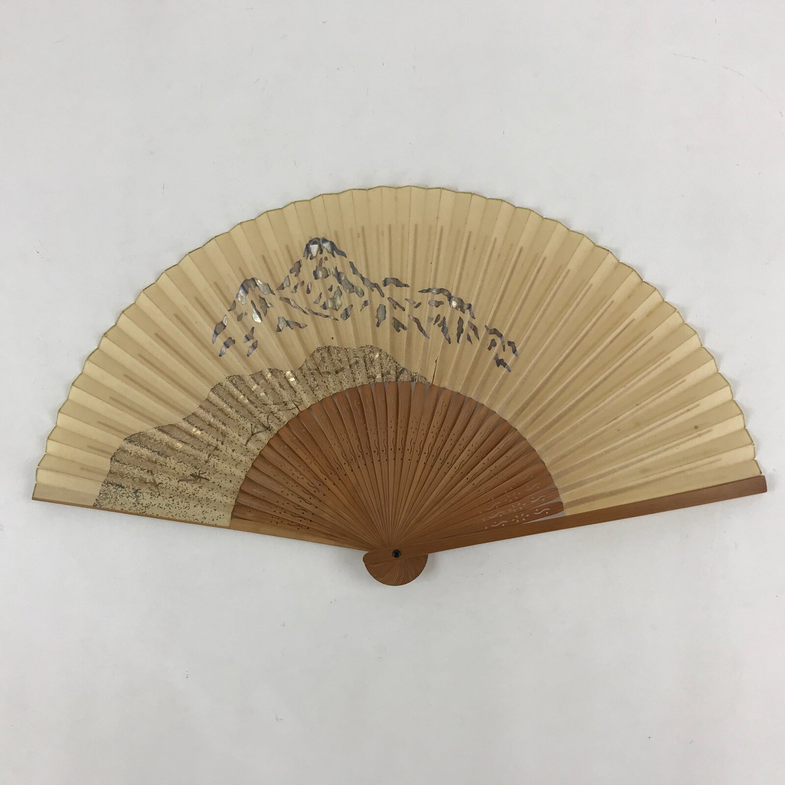 Japanese Folding Fan Sensu Vtg Bamboo Frame Mountains Beige Silver Gold 4D684