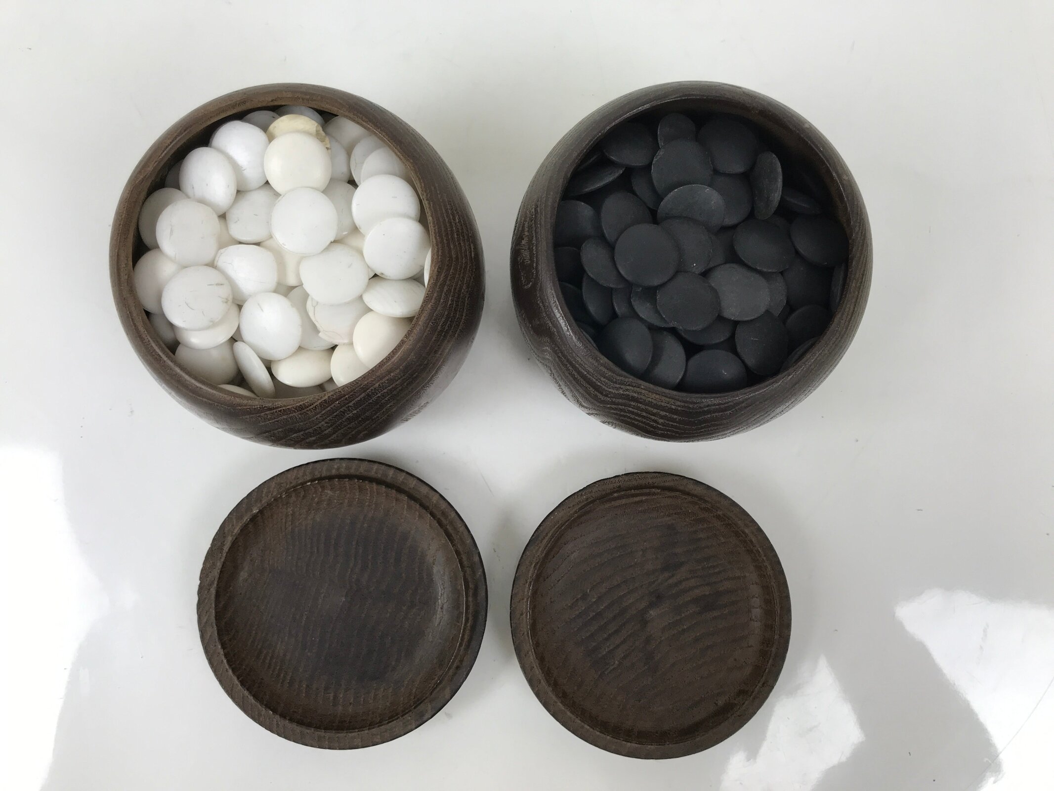 Japanese Go Stone Goishi Game Pieces Set Vtg Igo Brown Wood Bowls Glass GO100