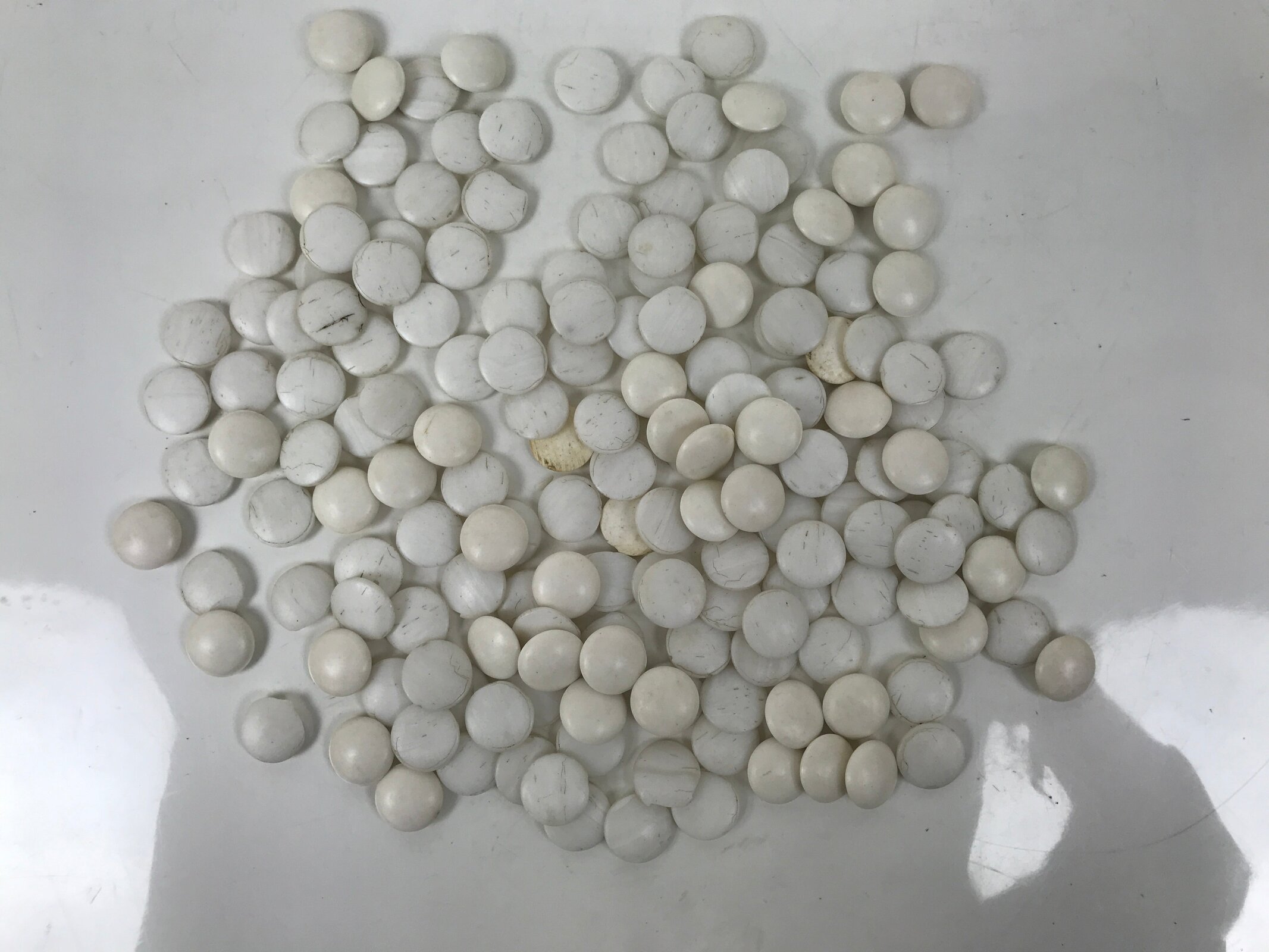 Japanese Go Stone Goishi Game Pieces Set Vtg Igo Brown Wood Bowls Glass GO100