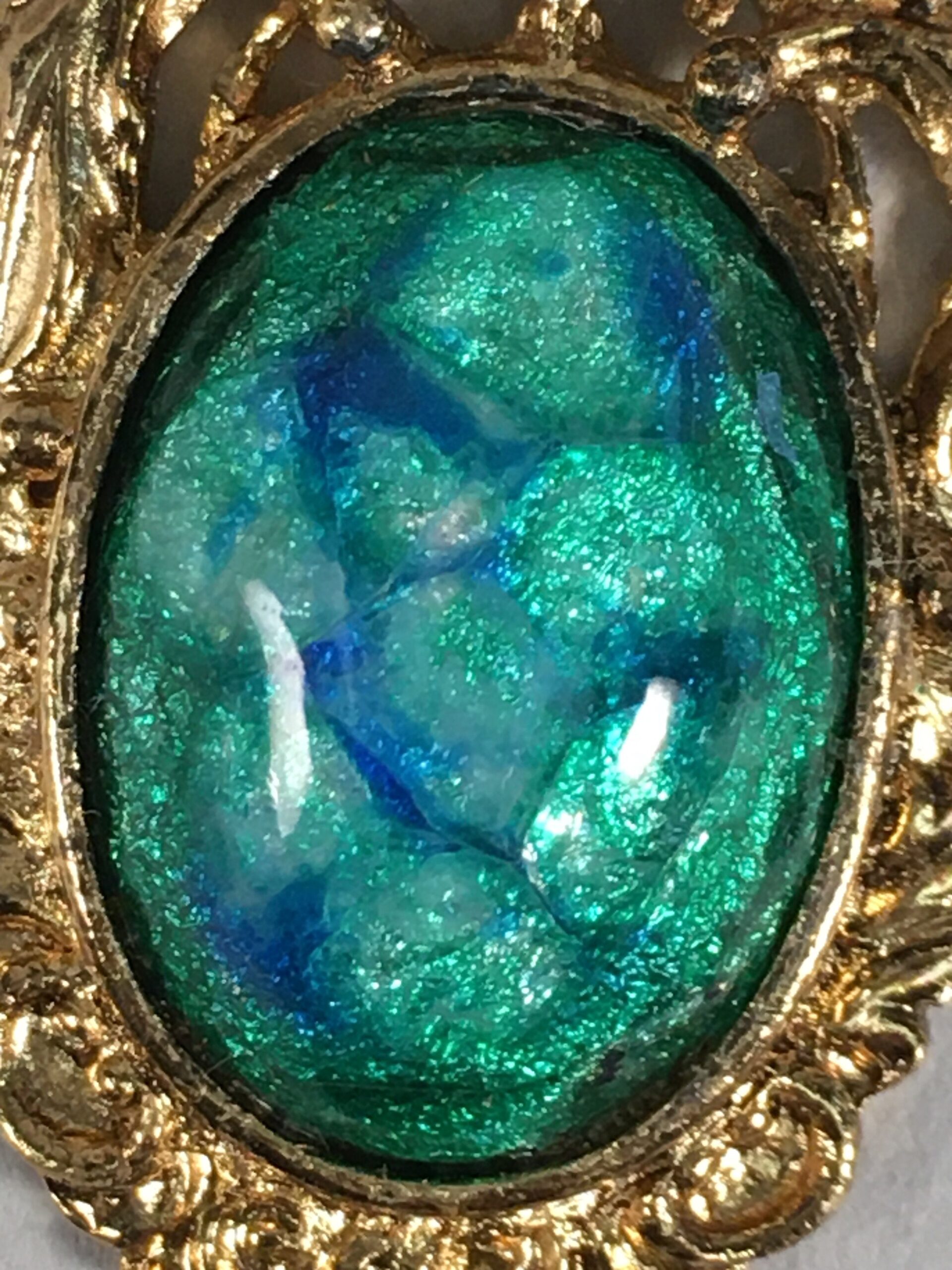 Japanese Green Opal Oval Glass Brooch Metal Ribbon Vtg Bijou Pin Gold JK41